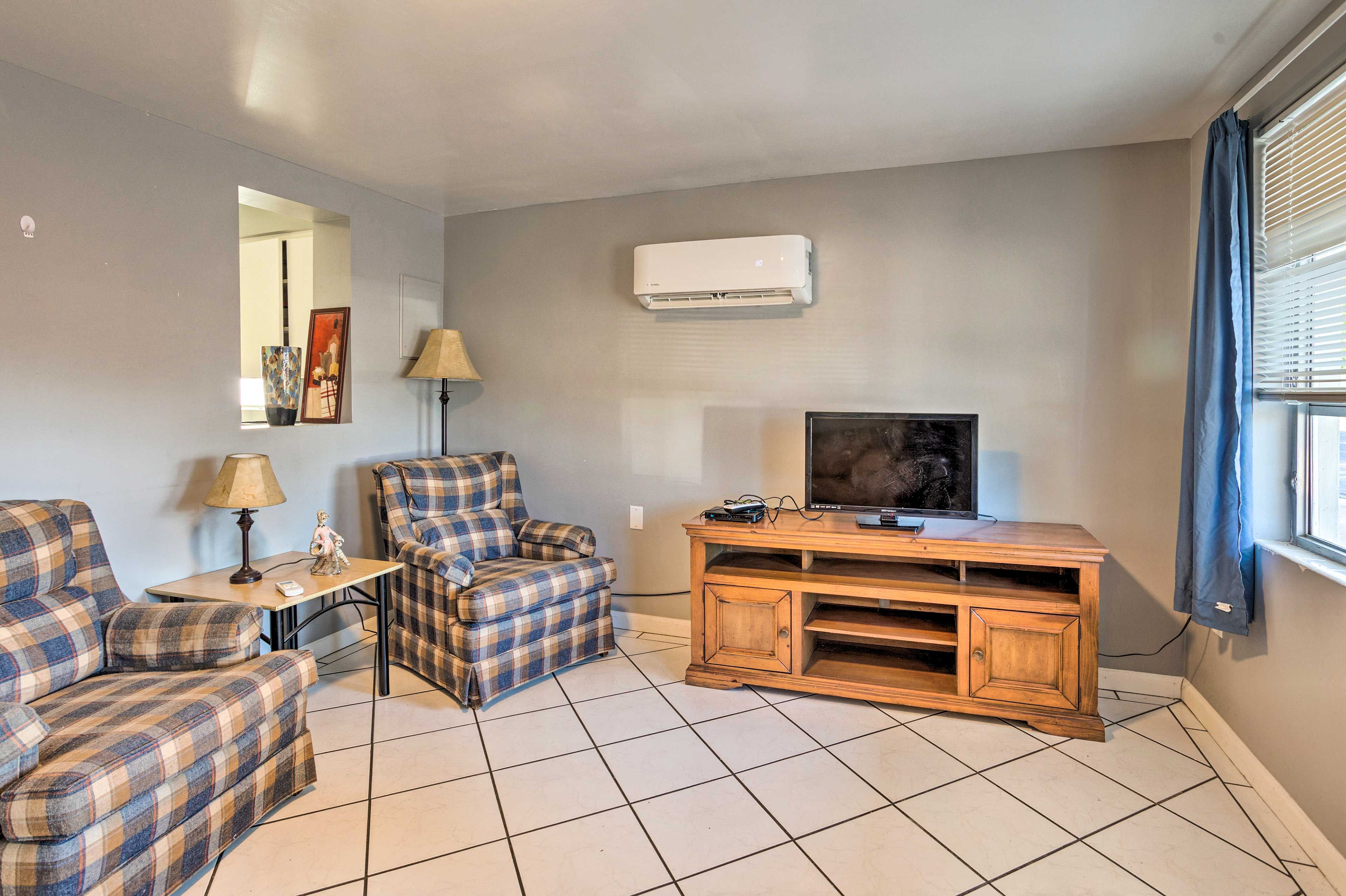 Living Room | 1,000 Sq Ft