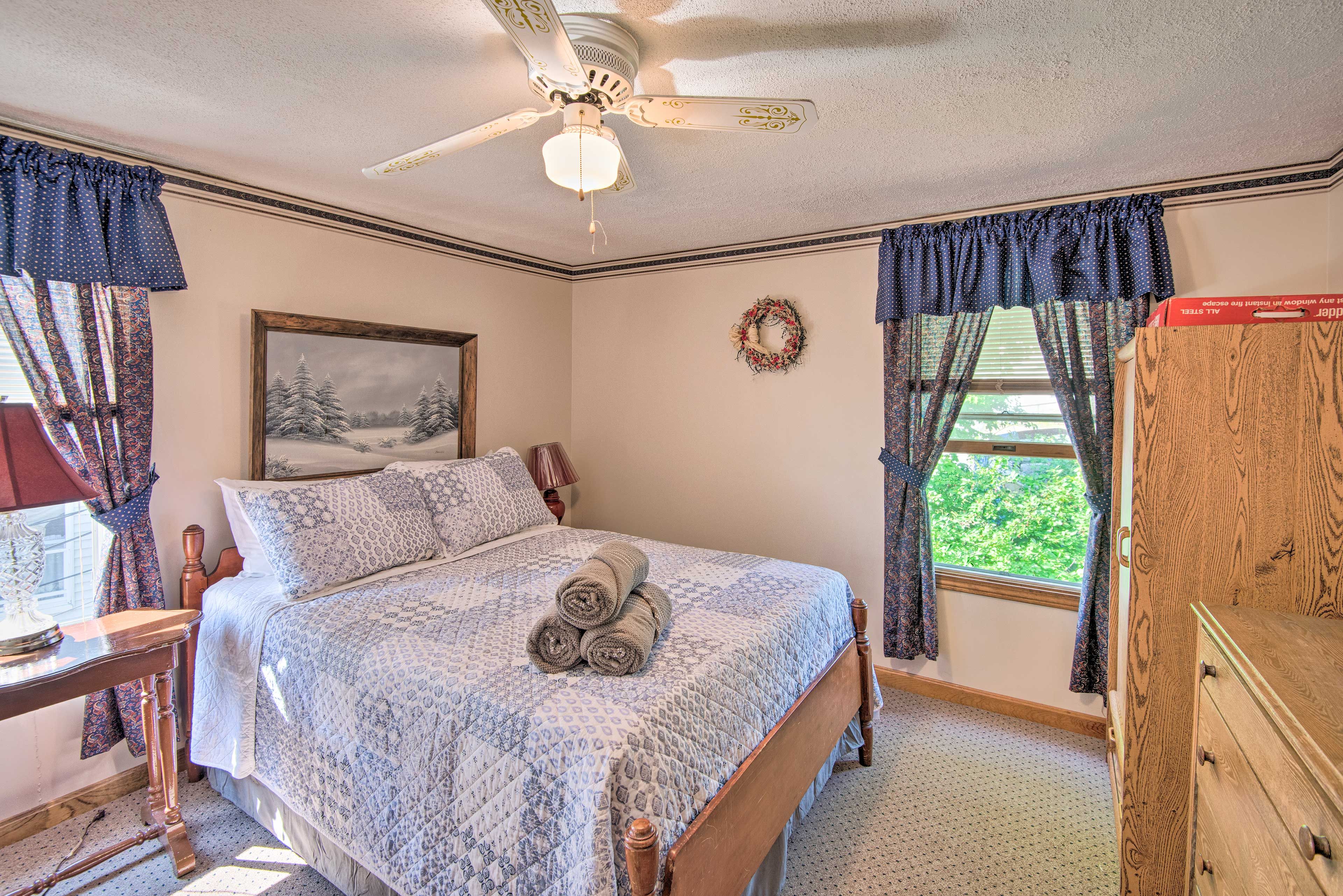 Bedroom 2 | Queen Bed | 2nd Floor