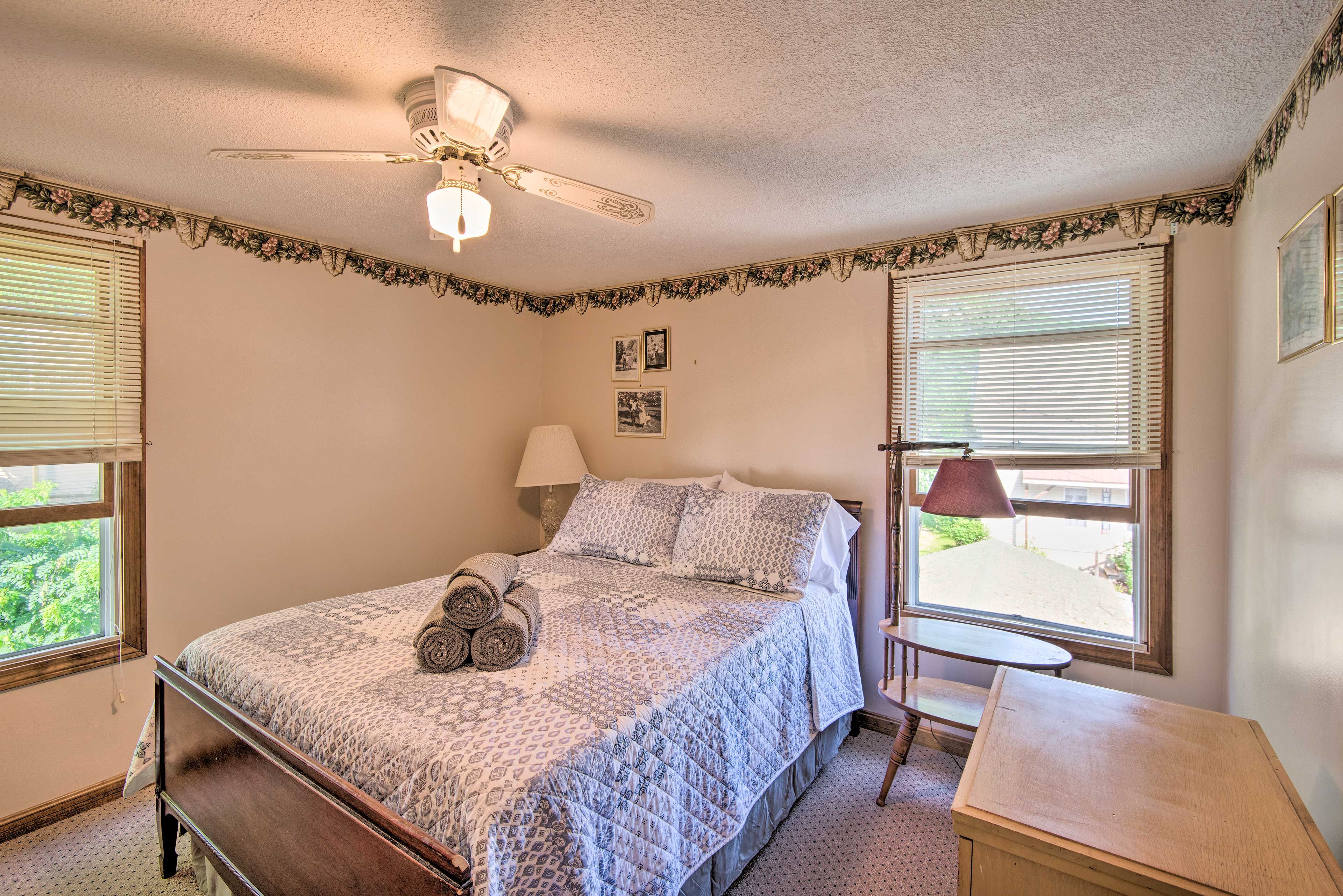 Bedroom 3 | Queen Bed | 2nd Floor