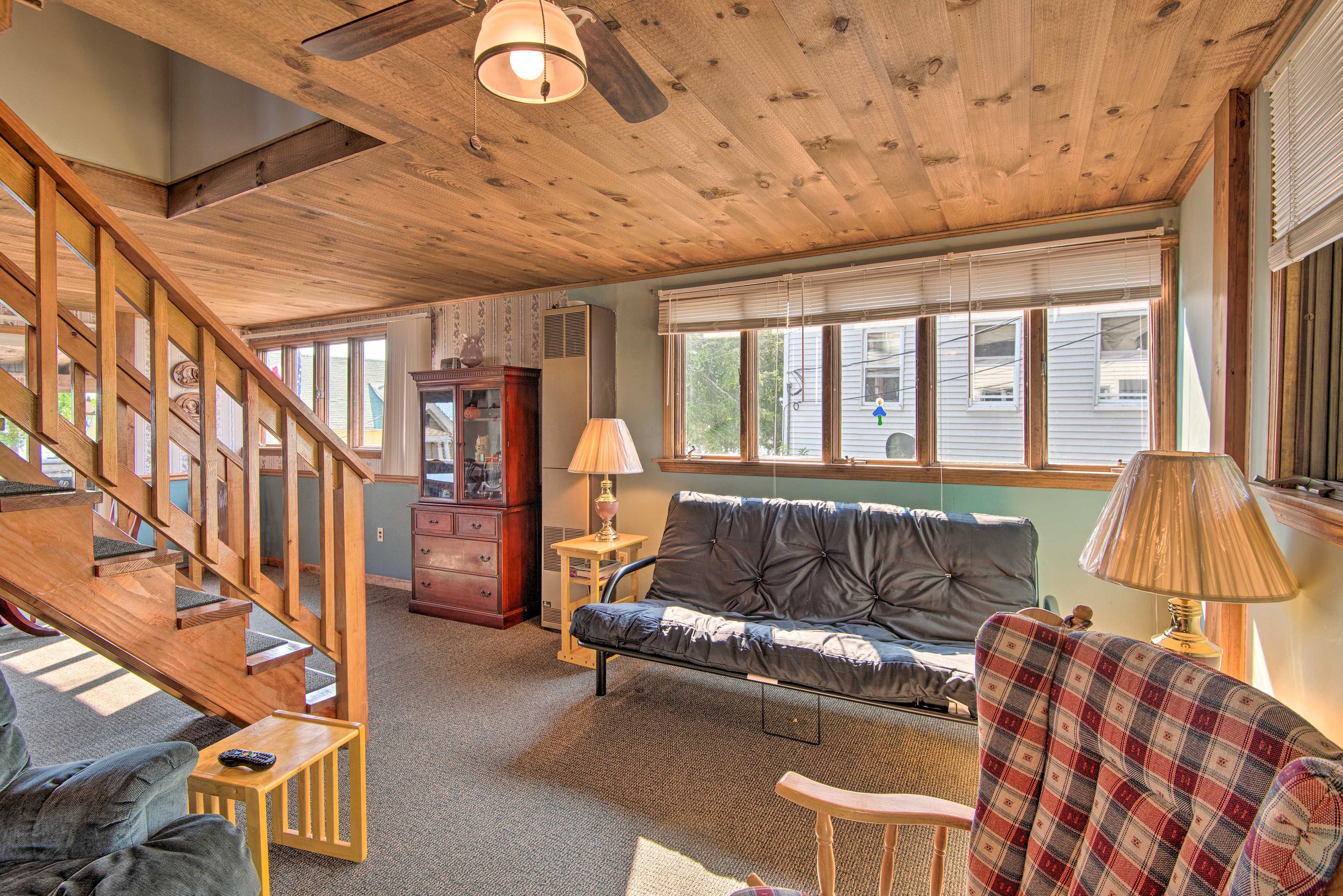Living Room | Futon