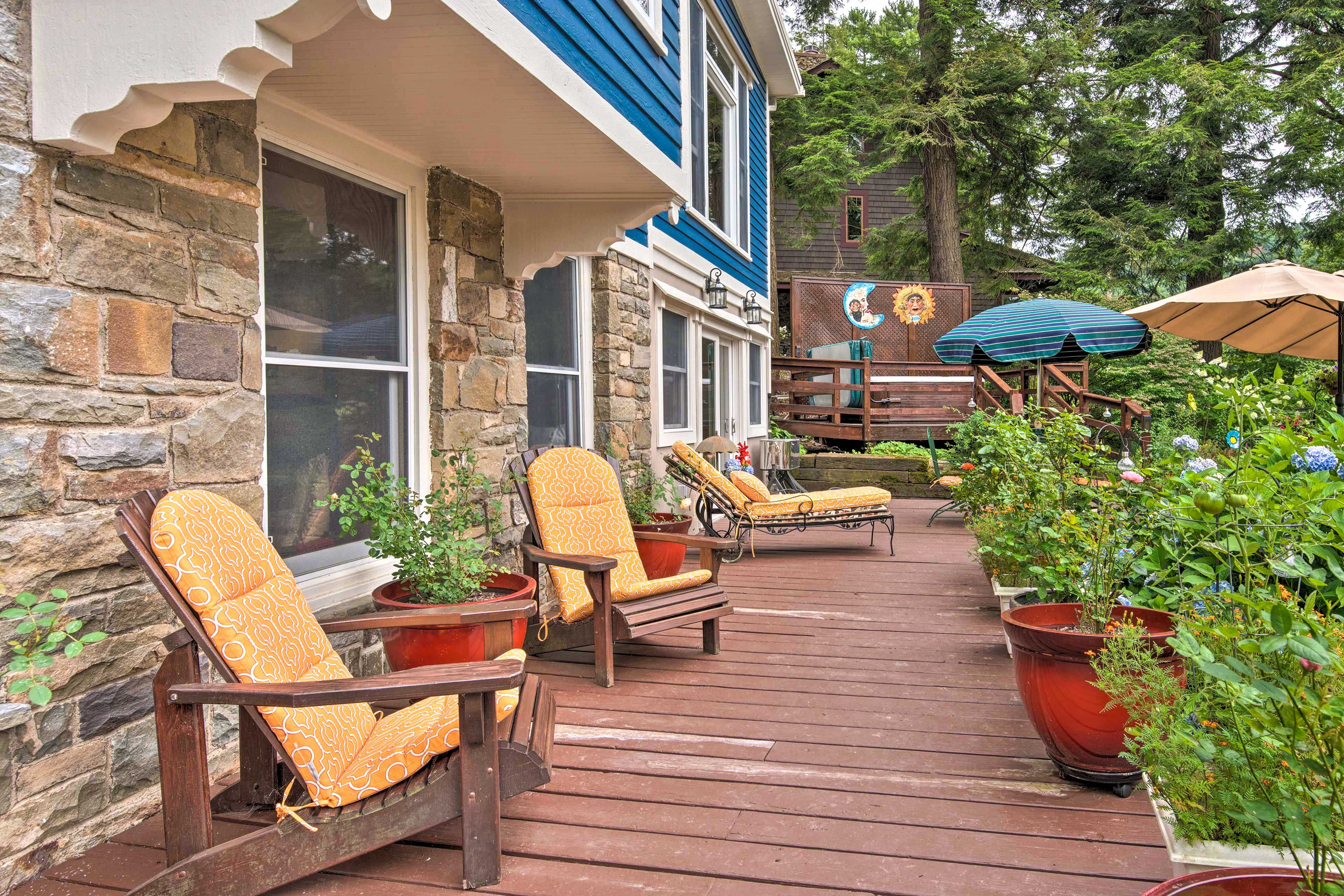 Exterior Space | Cushioned Patio Furniture