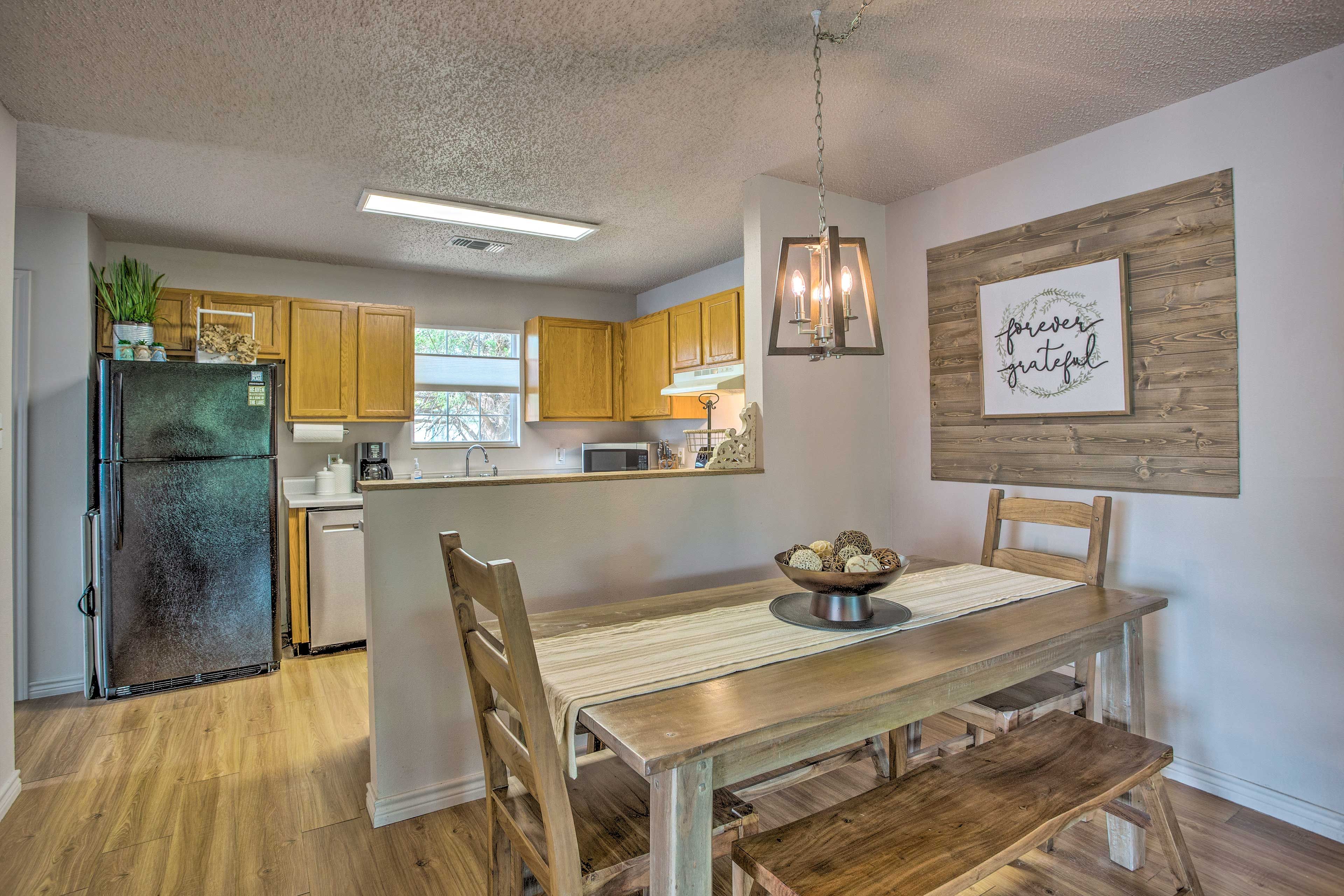 Dining Room | Dishware/Flatware Provided