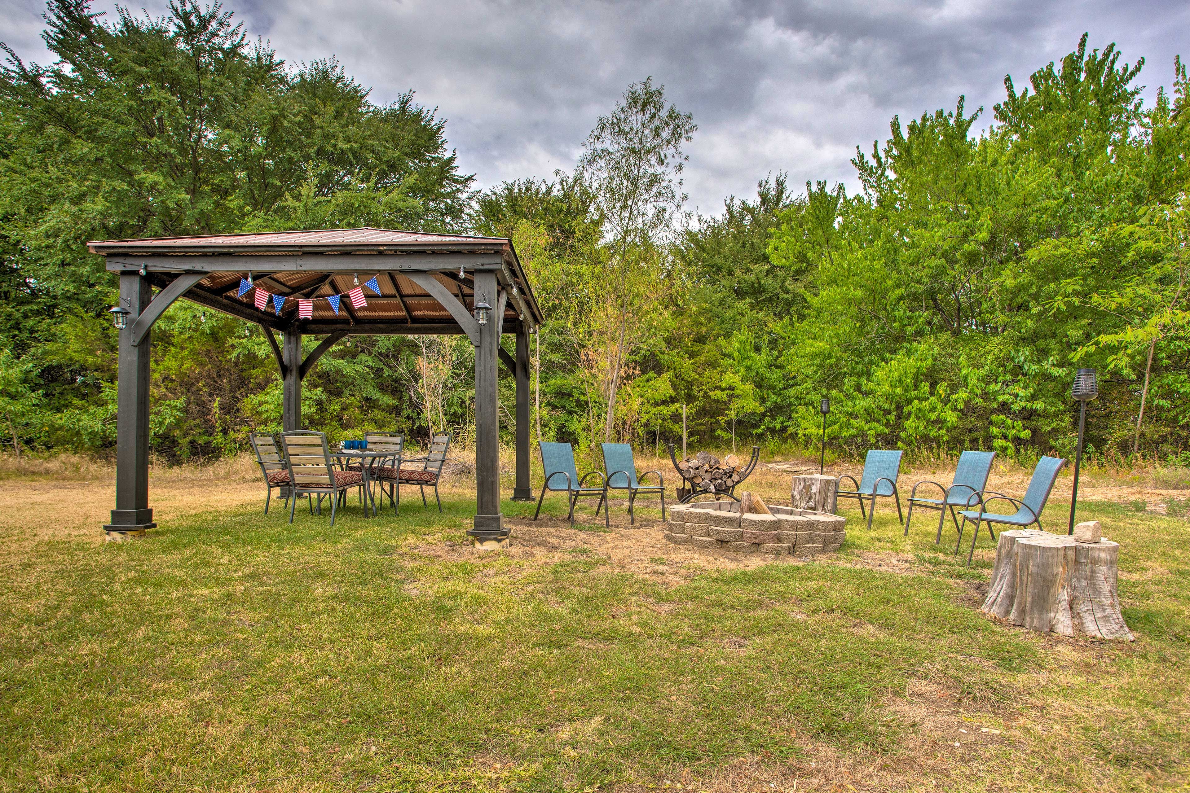 Backyard | Gas Grill | Charcoal Grill