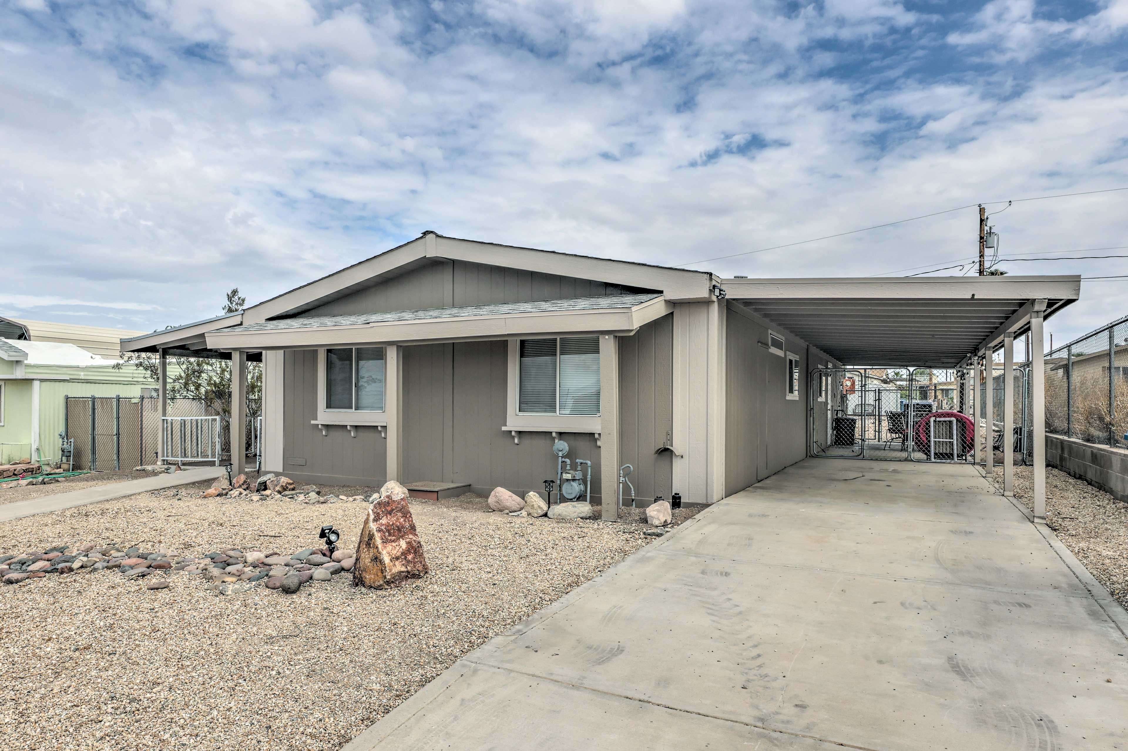 Parking | Driveway (2 Vehicles) | Street Parking | Trailer Parking