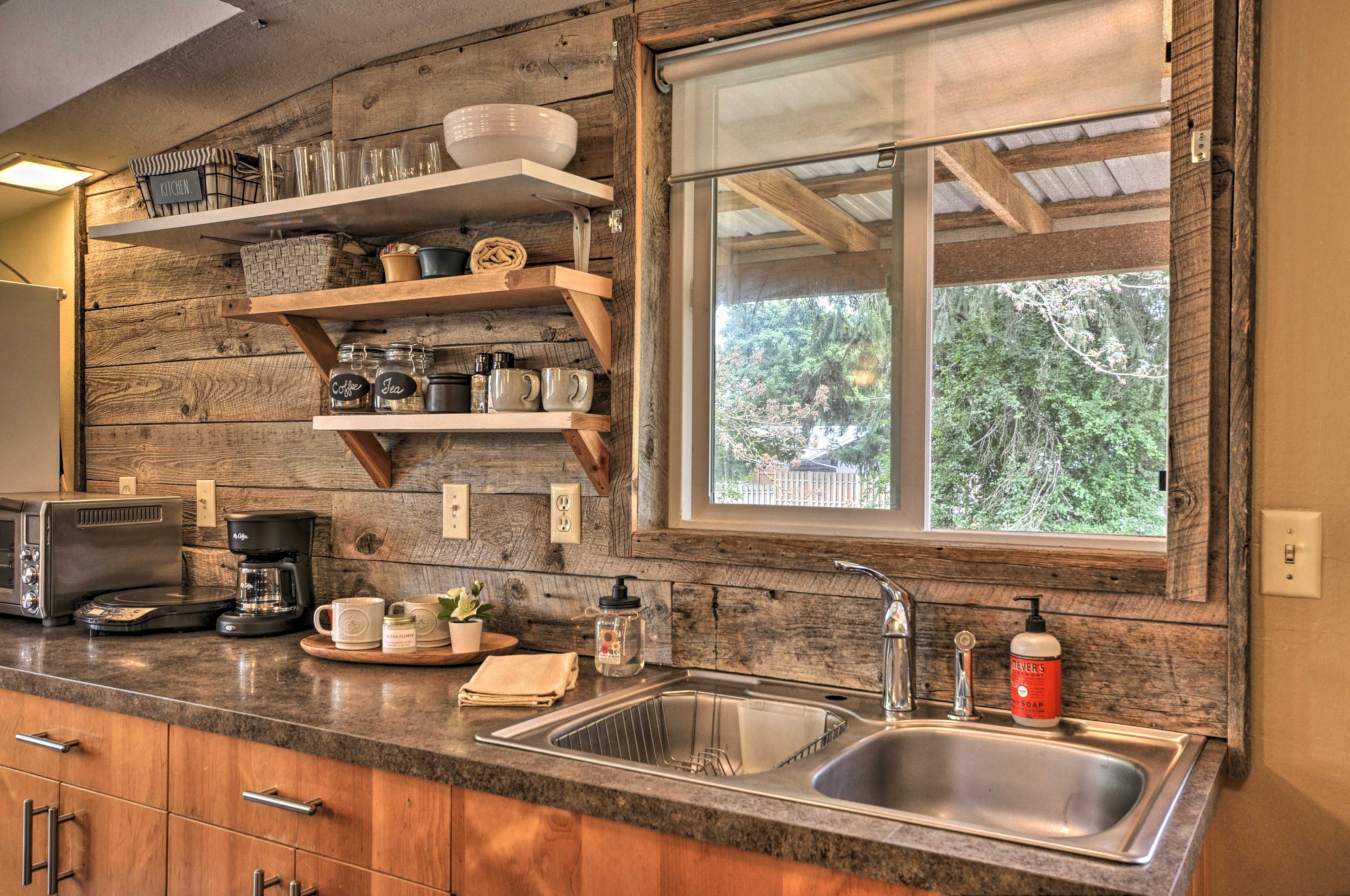 Well-Equipped Kitchen | Teapot