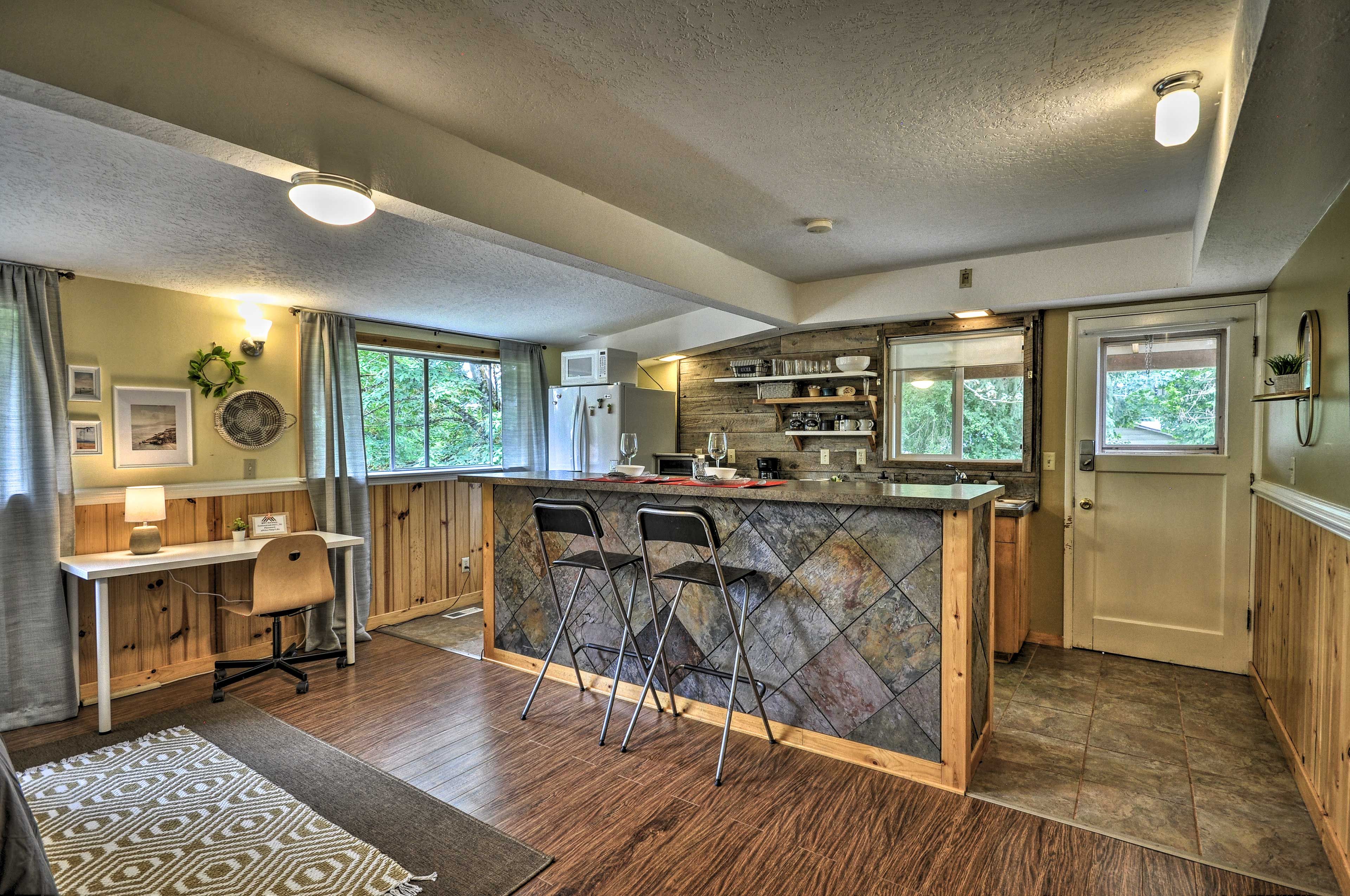 Well-Equipped Kitchen | Toaster Oven