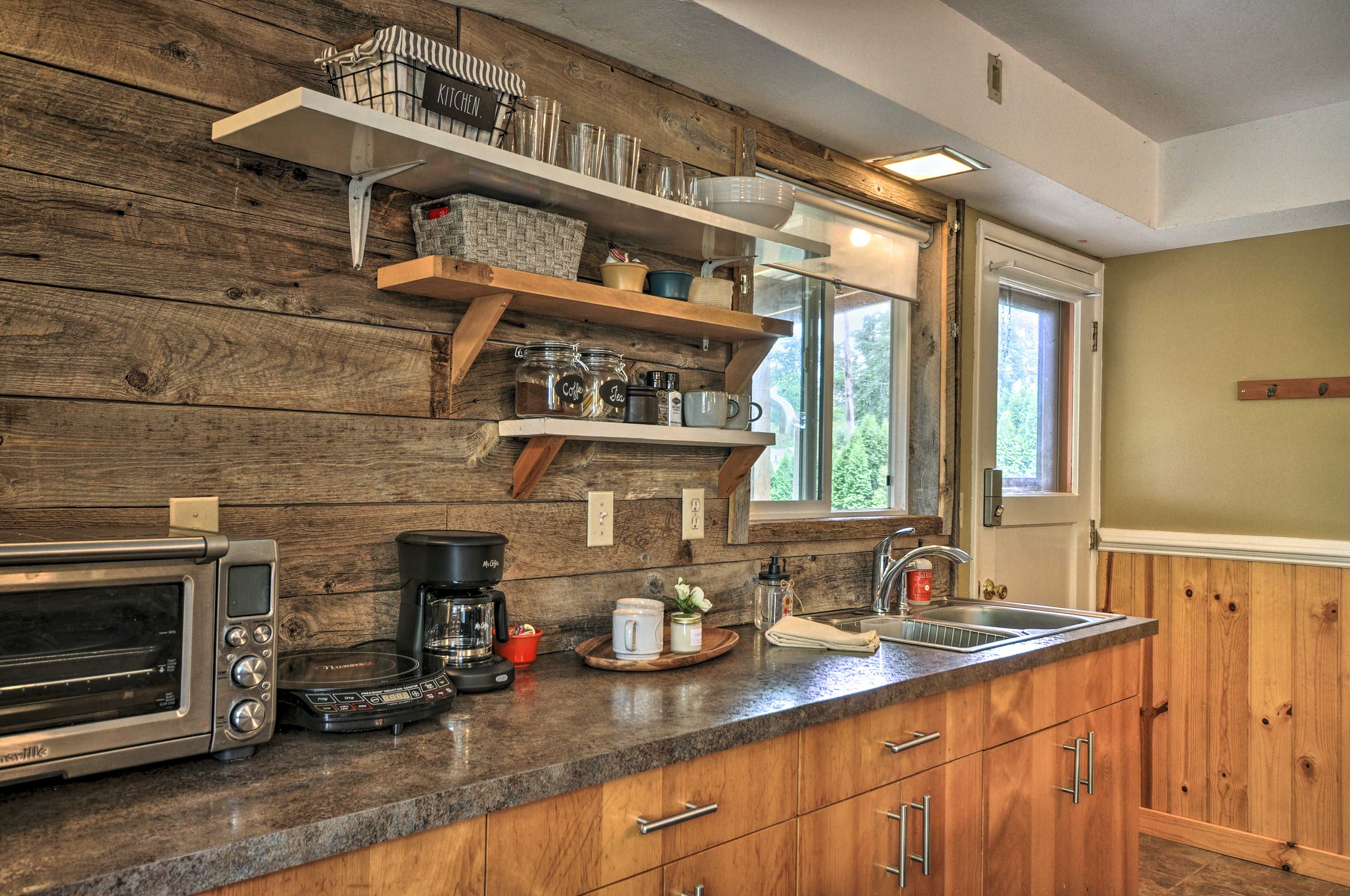 Well-Equipped Kitchen | Ice Maker