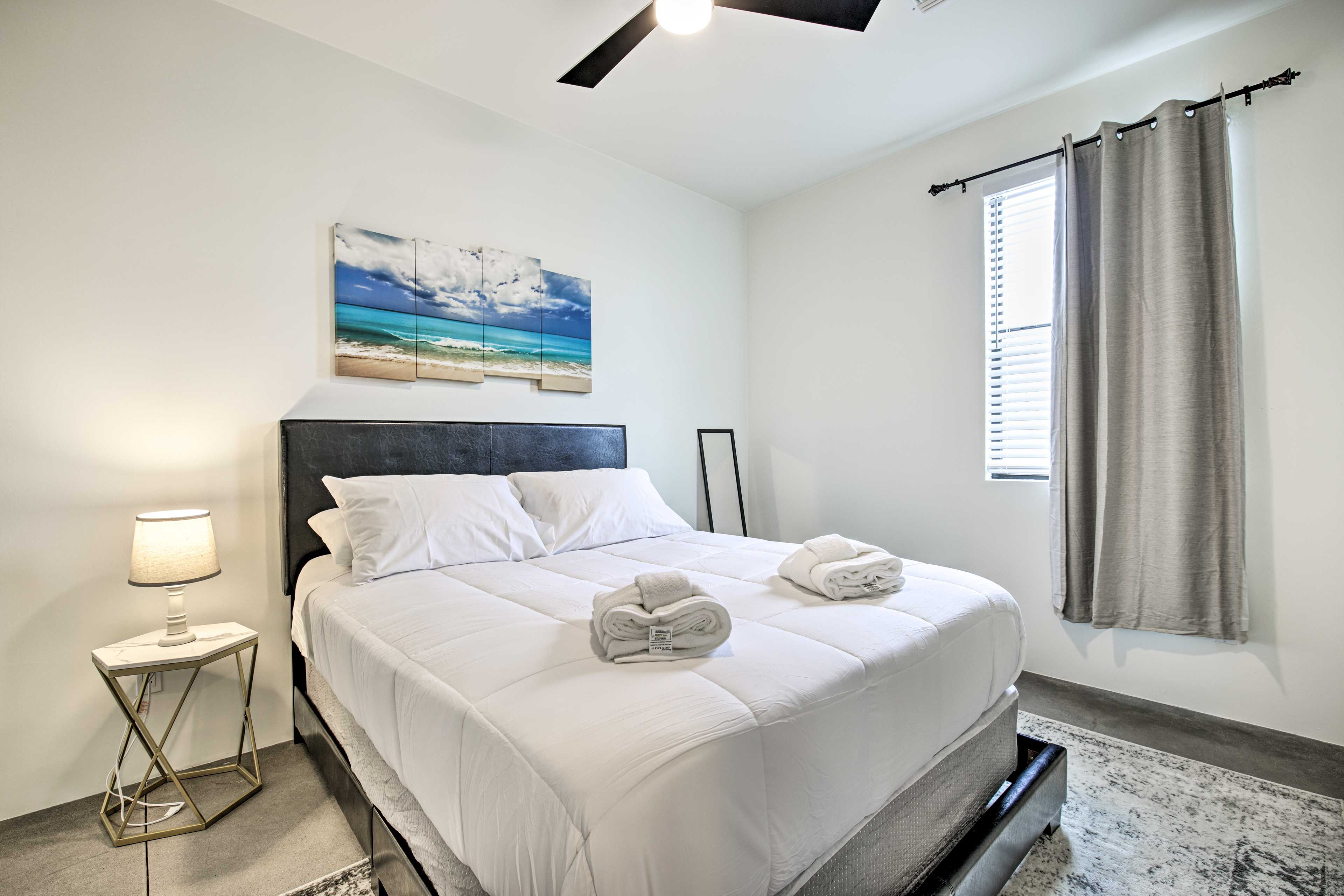 Bedroom 2 | Queen Bed