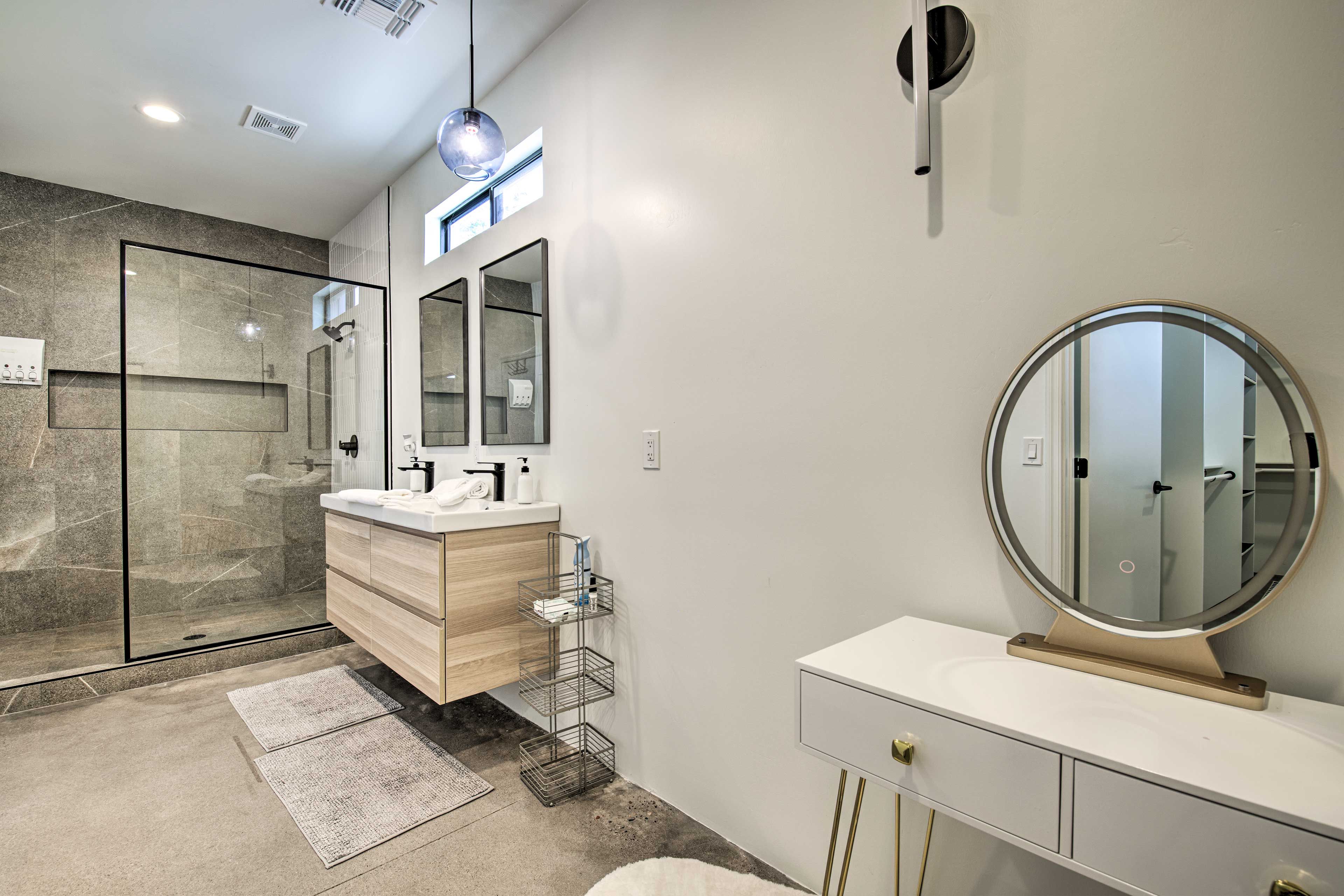 En-Suite Bathroom