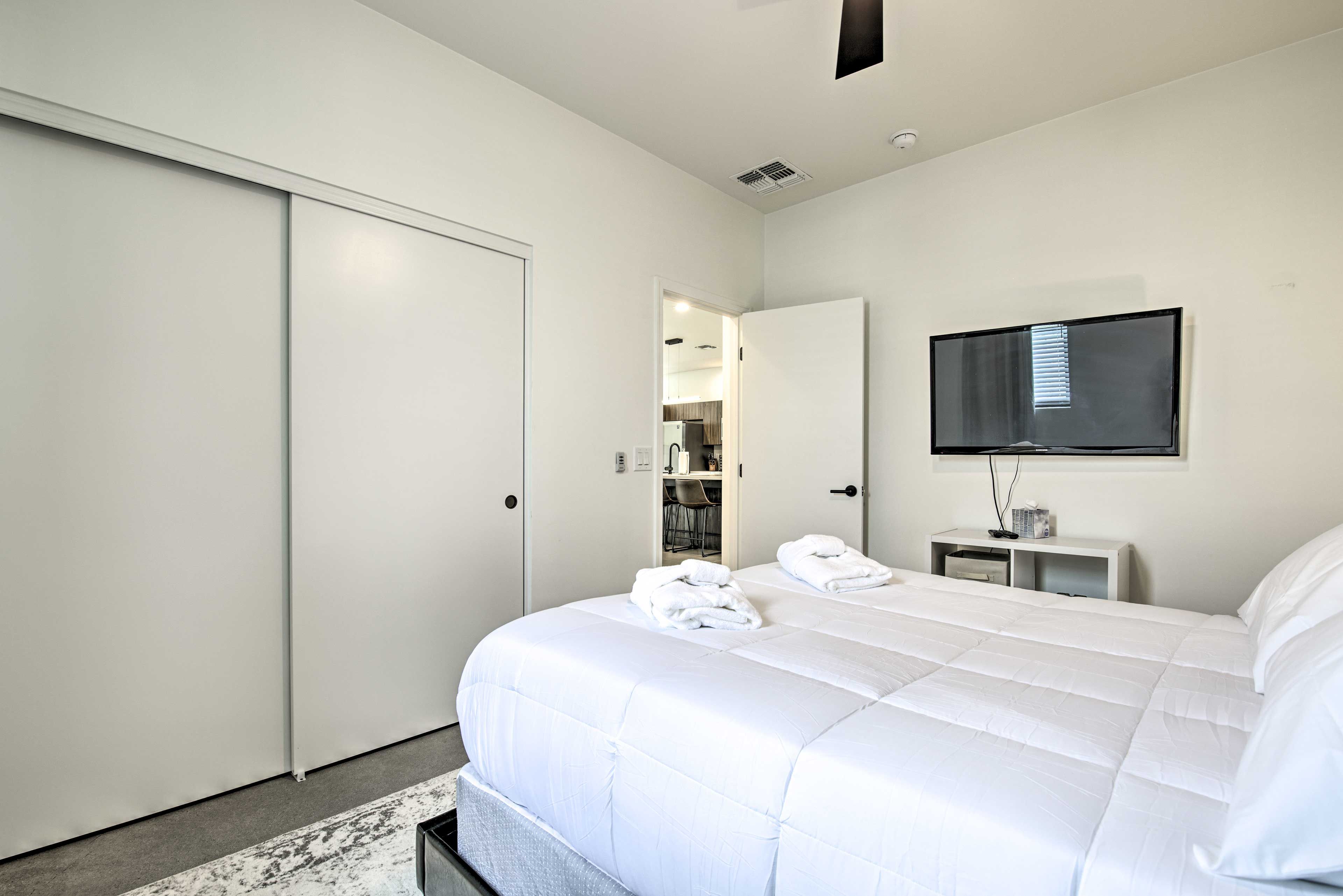 Bedroom 2 | Smart TV