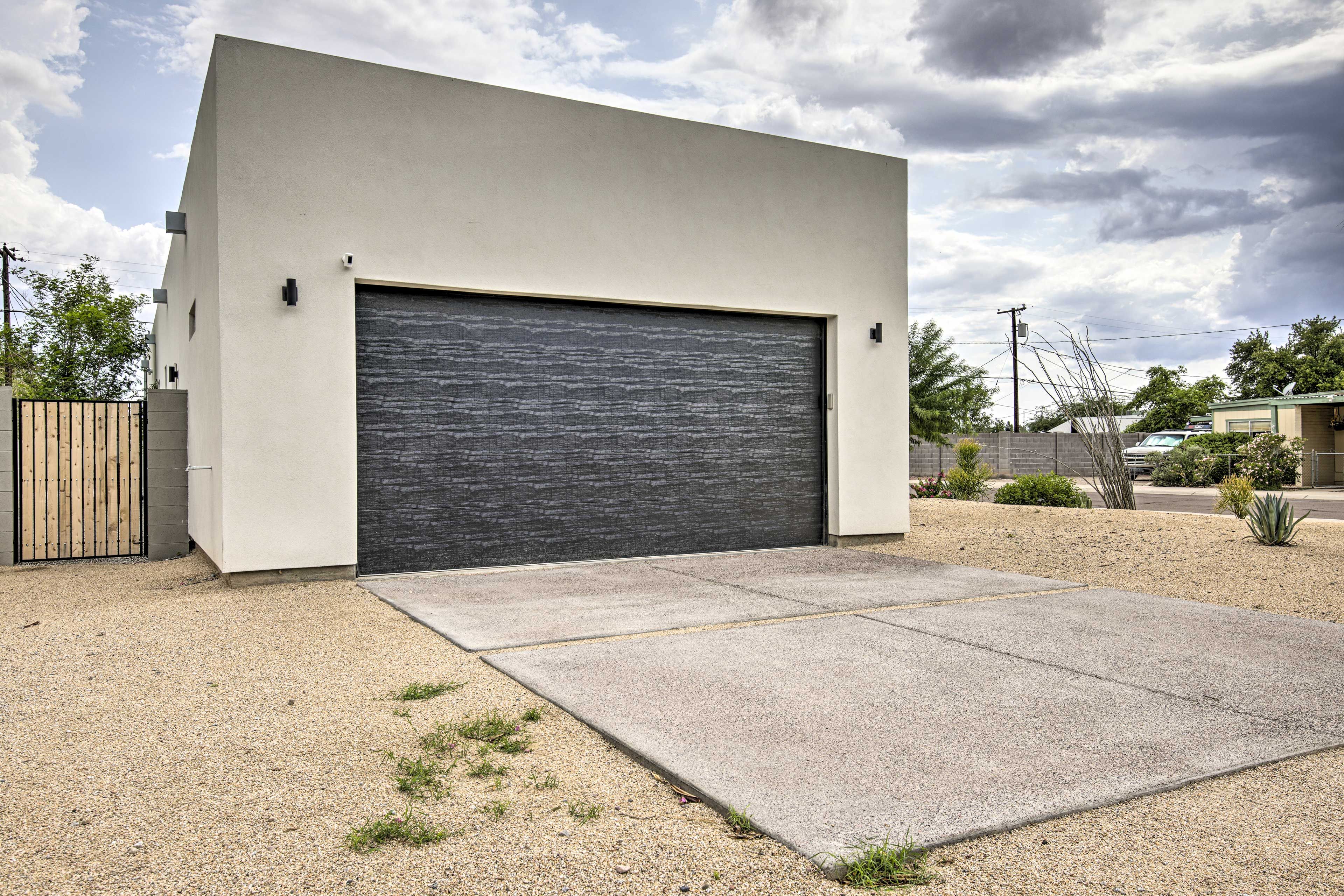 Parking | Garage (2 Vehicles) | Driveway (2 Vehicles)