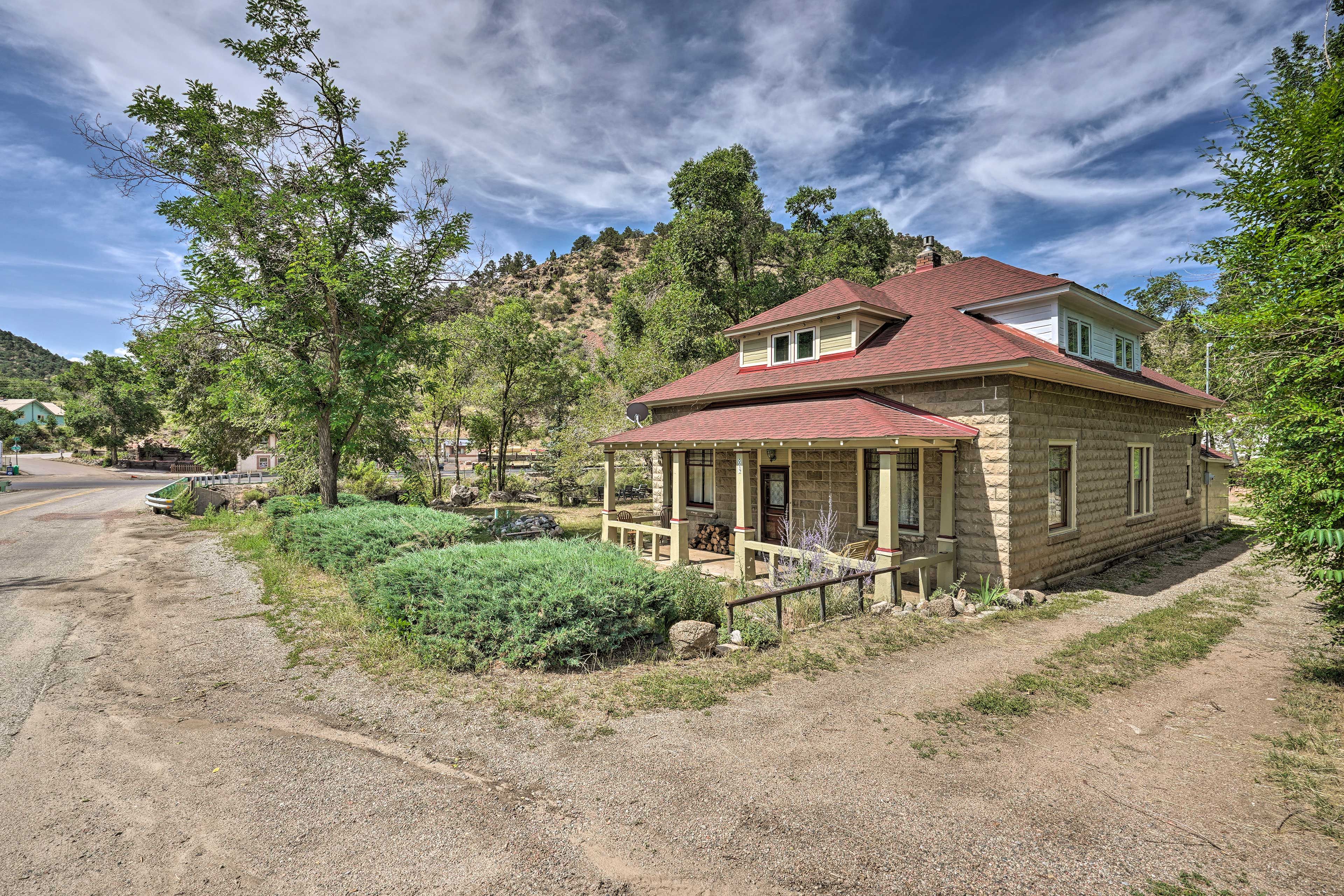 House Exterior | 3 Exterior Security Cameras | Pet Friendly