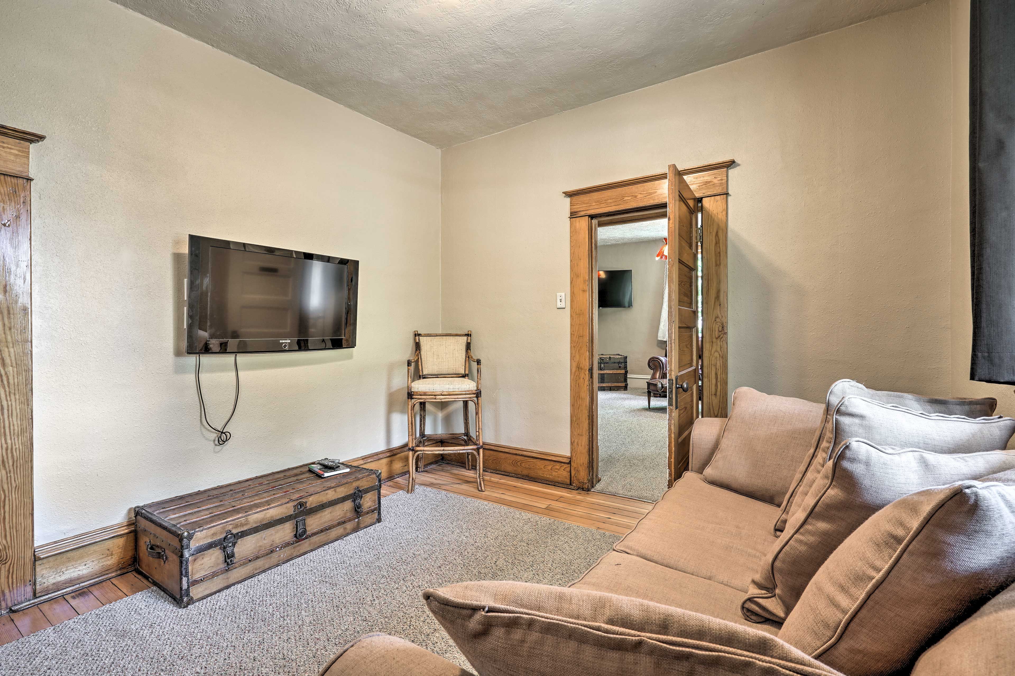 Bedroom 2 | Smart TV
