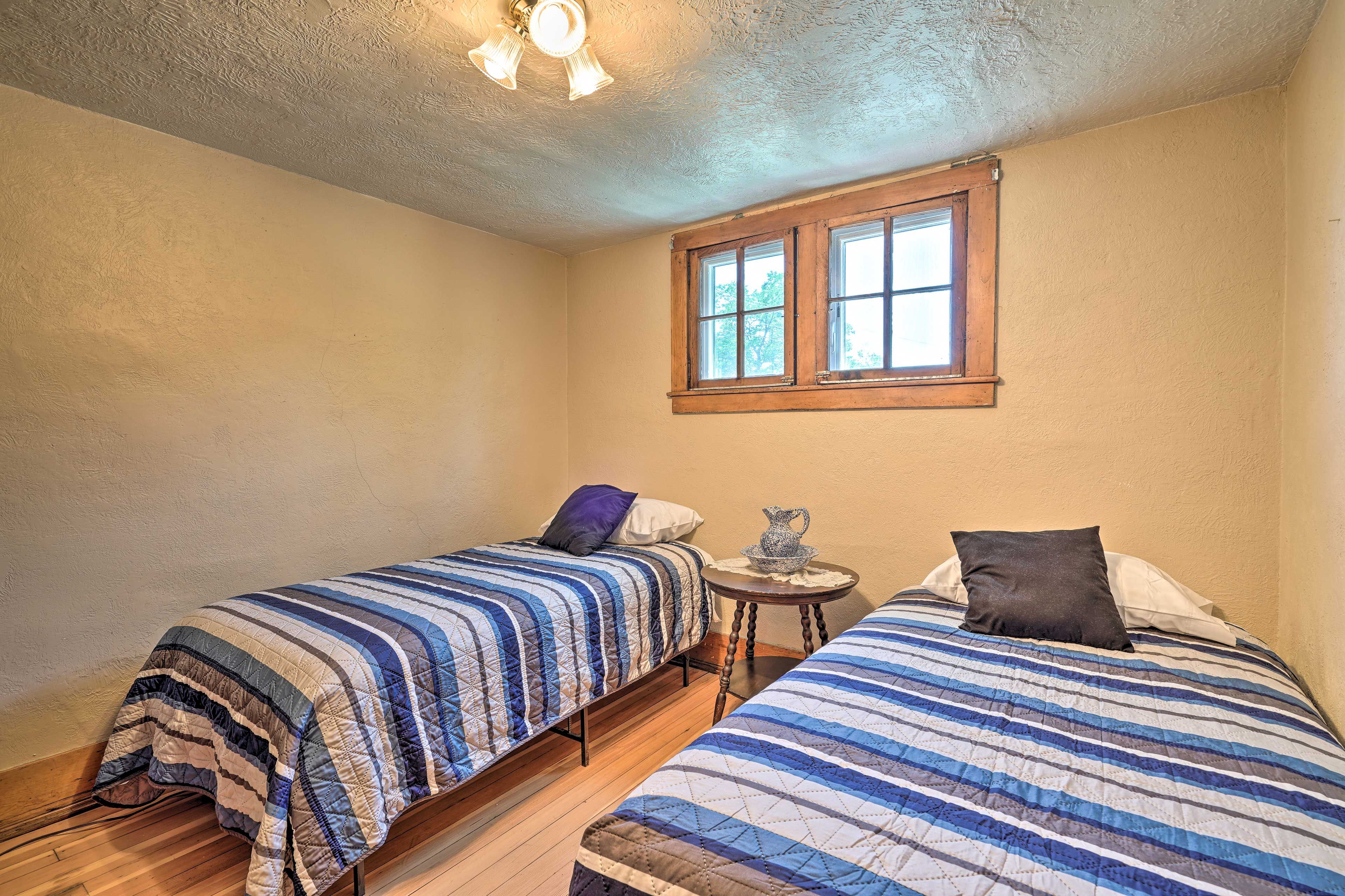 Bedroom 3 | Upper Level | 2 Twin Beds