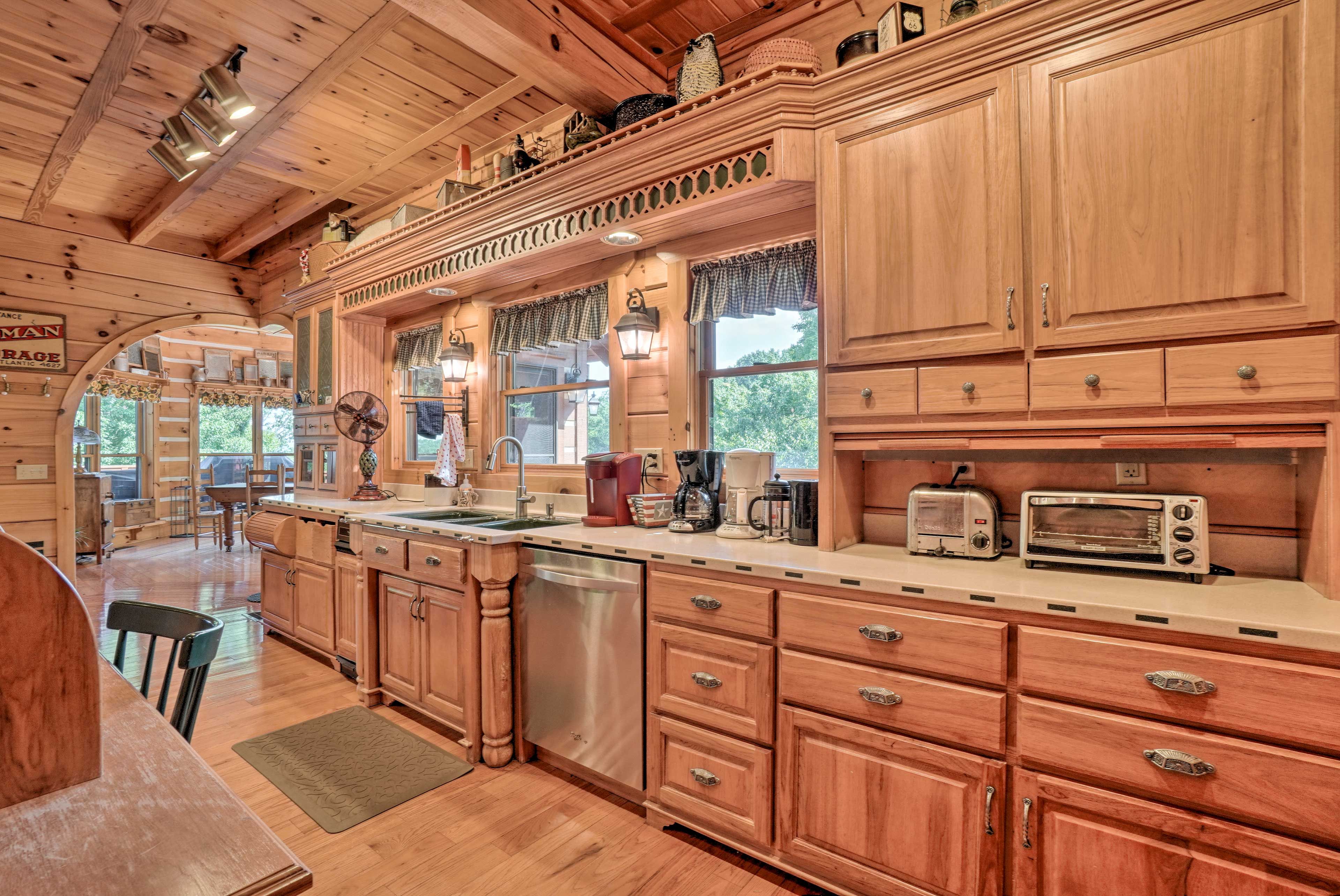 Fully Equipped Kitchen | Crock-Pot | Cooking Utensils