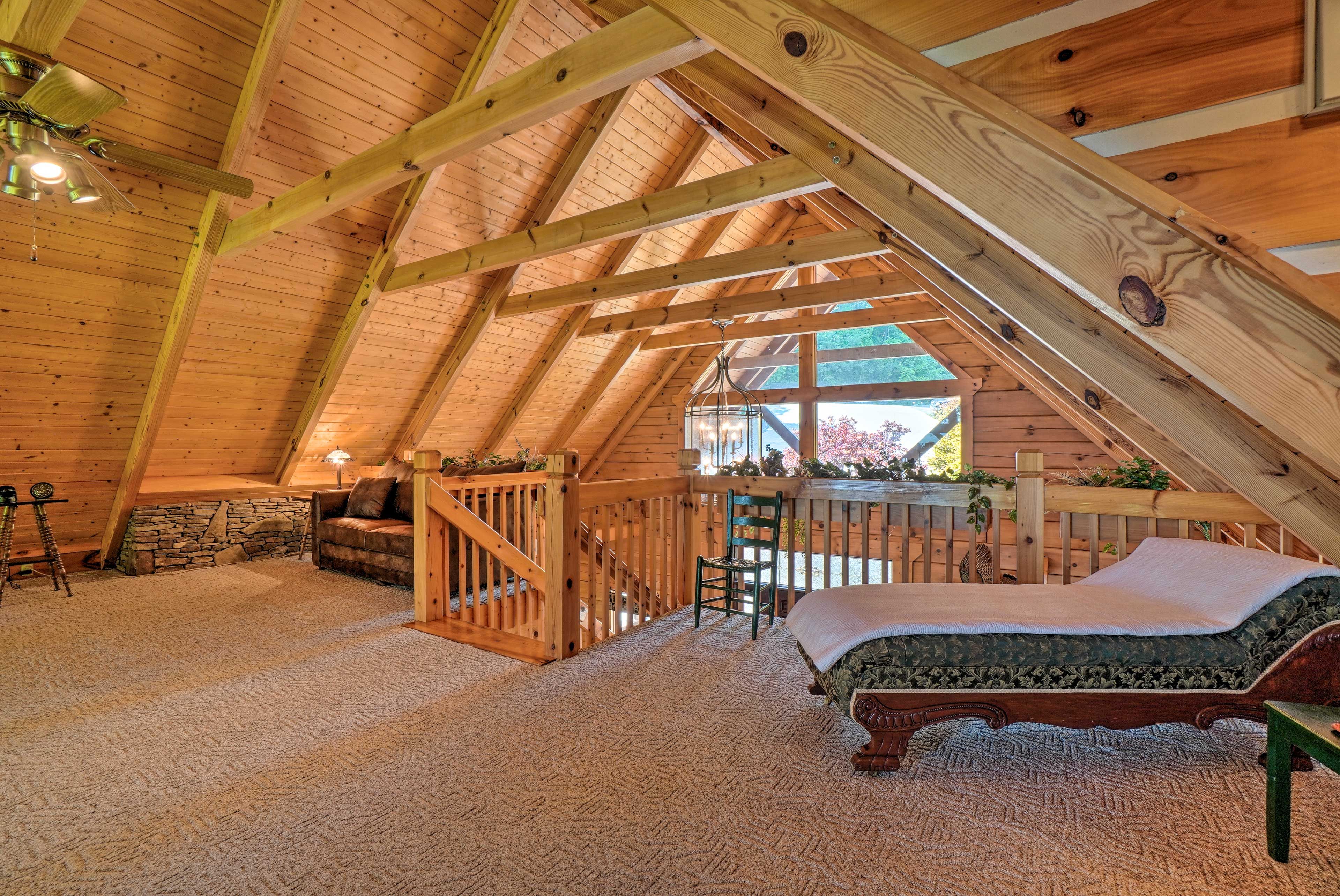 Loft | Sleeper Sofa | Cable Access