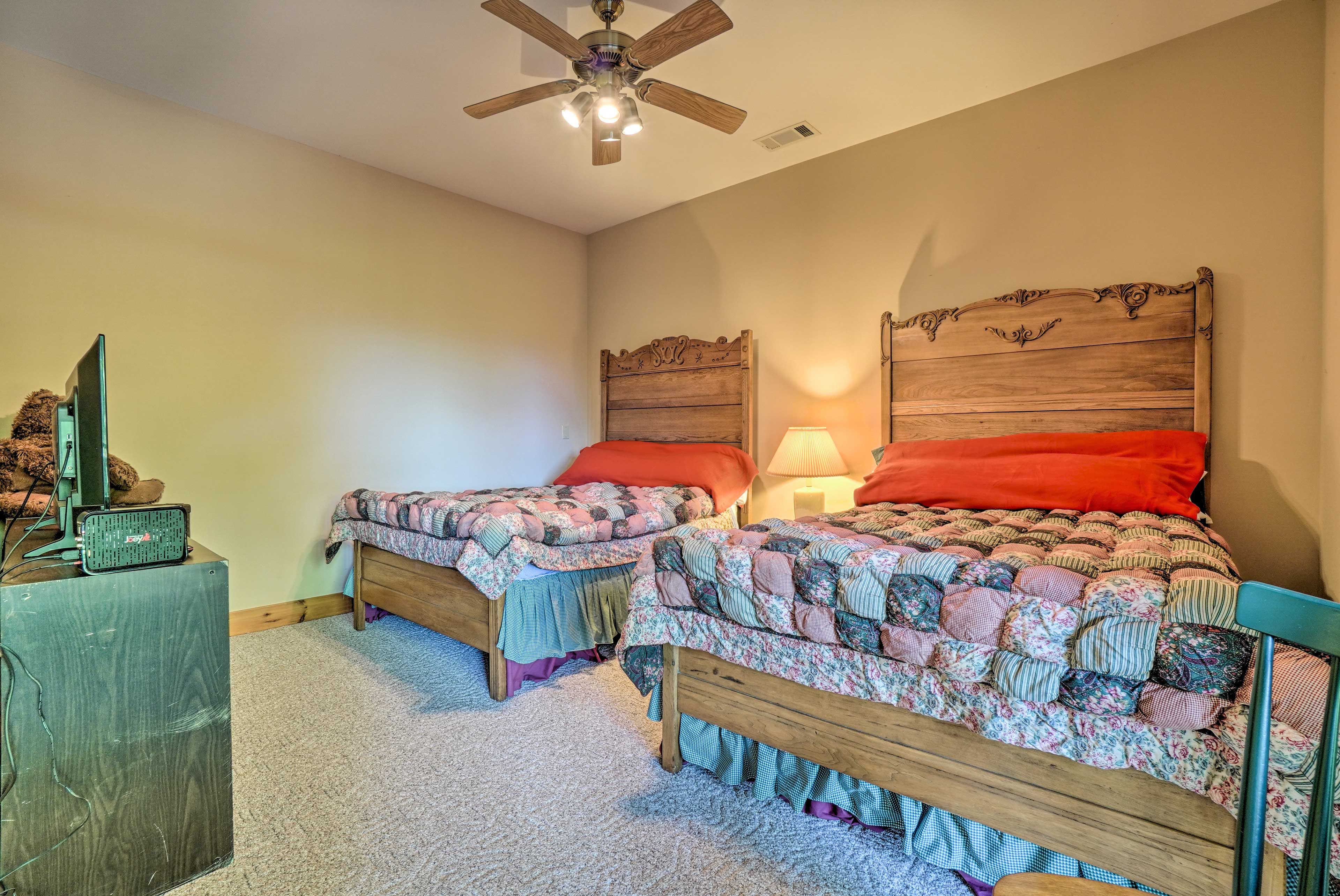 Bedroom 5 | 2 Full Beds | Crib | Ground Floor