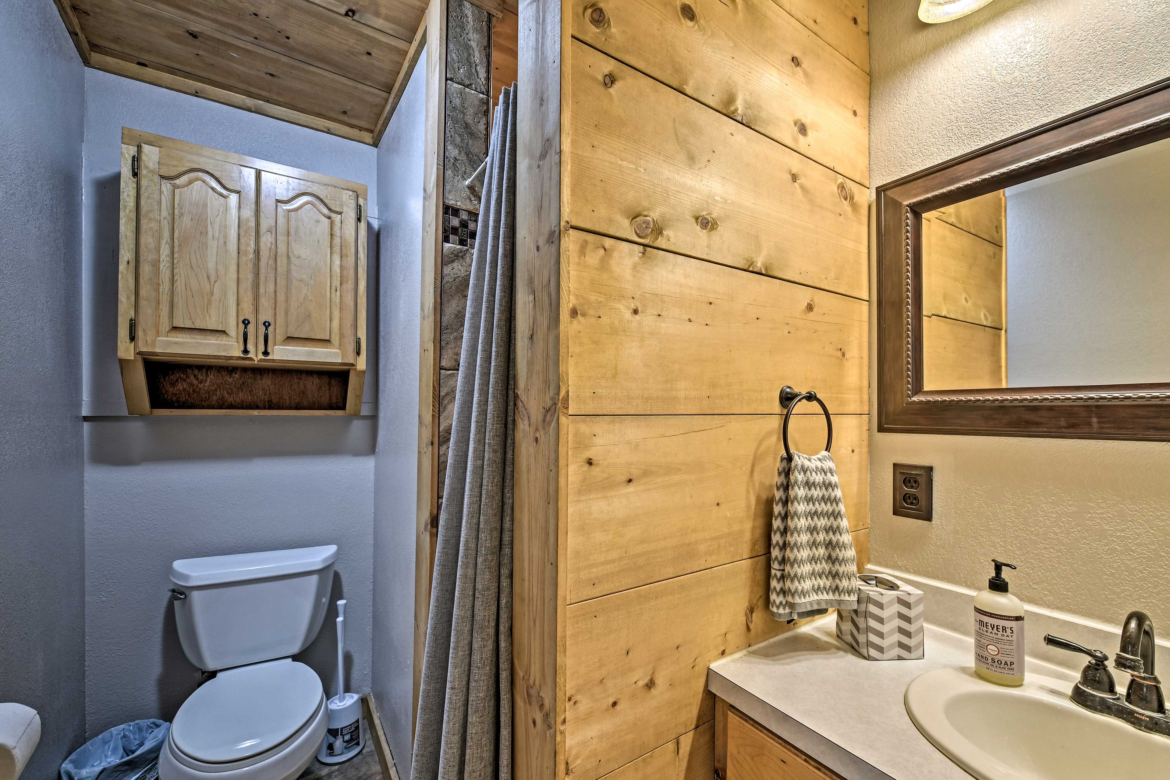 Full Bathroom