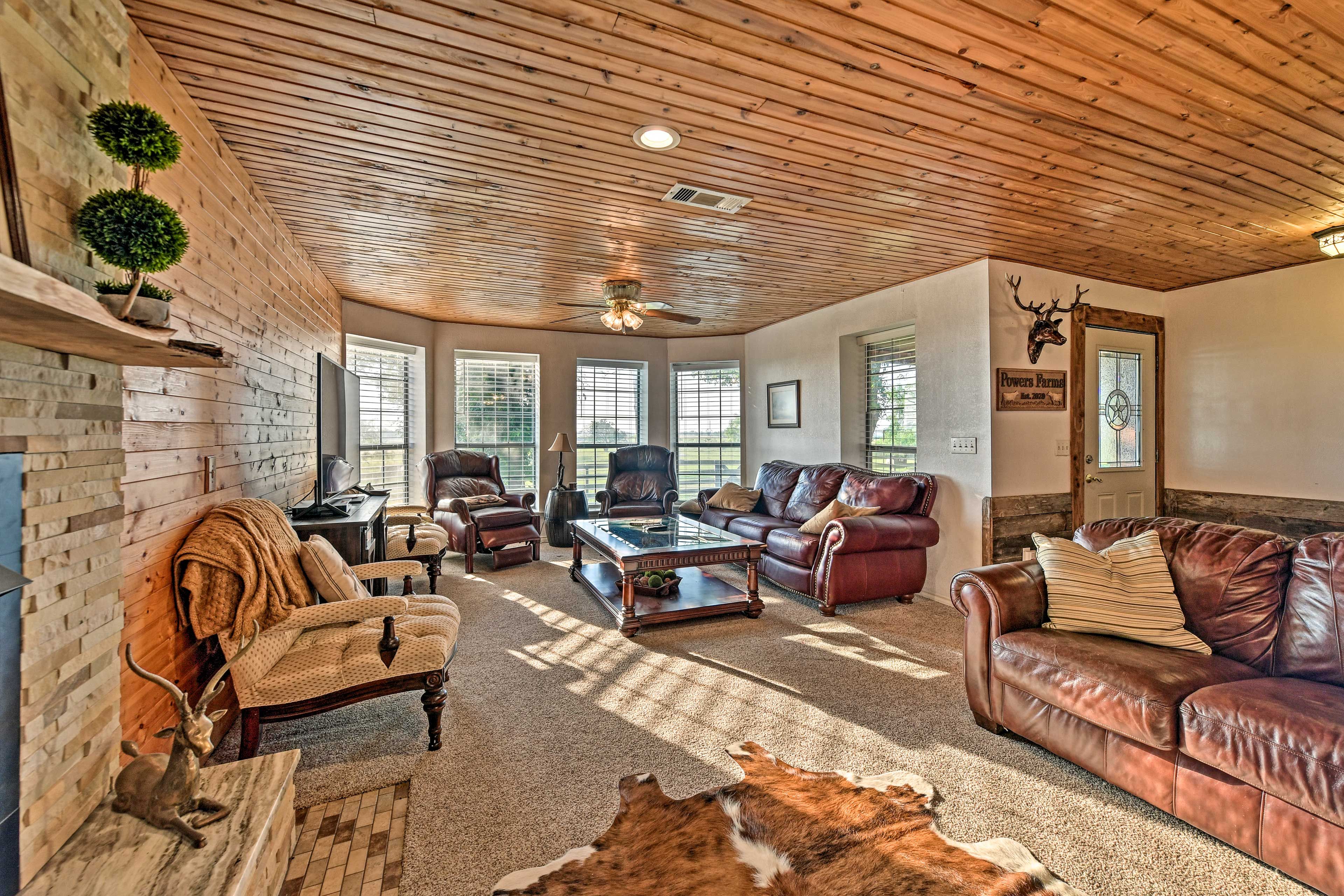 Living Room | Central Air Conditioning