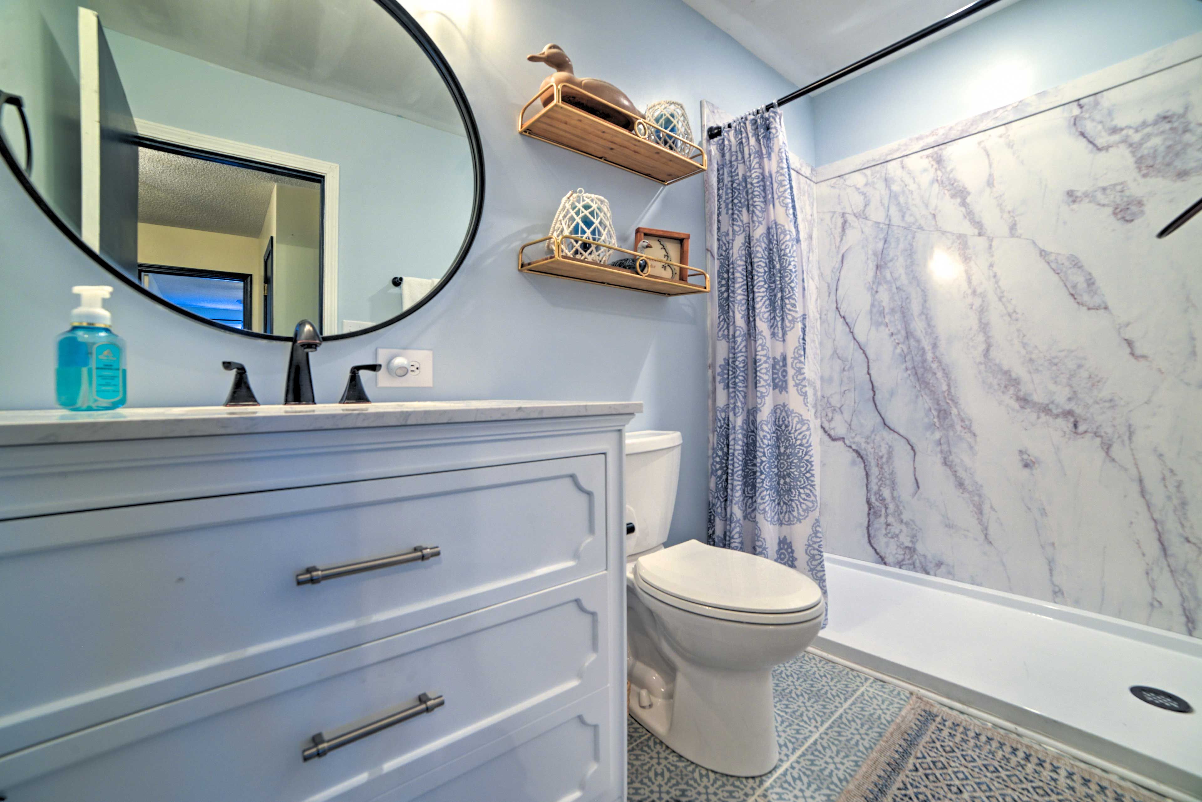 Full Bathroom | Linens & Towels Provided