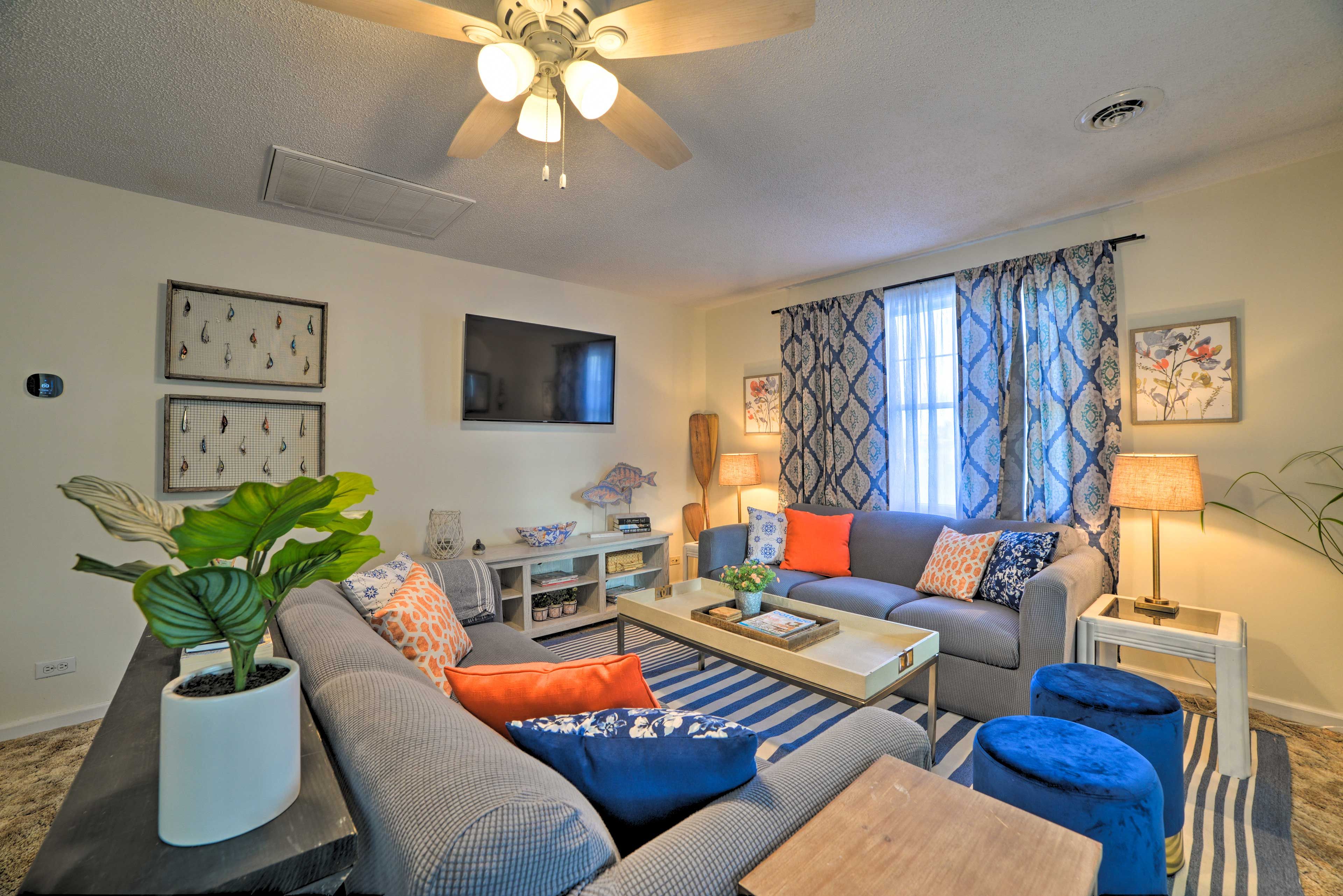 Gilbertsville Vacation Rental | 2BR | 1BA | 1,200 Sq Ft | Stairs Required