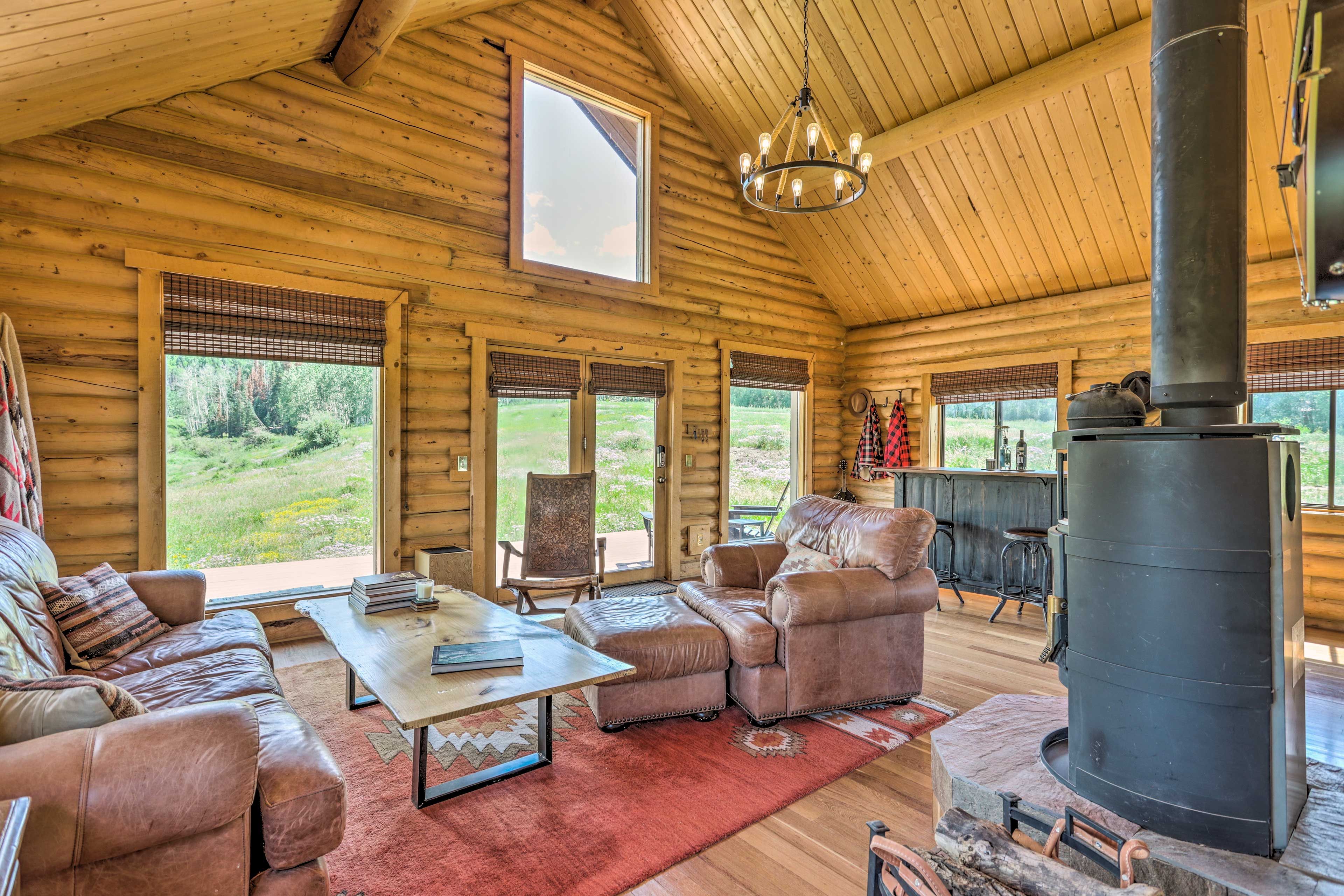 Living Room | Free WiFi