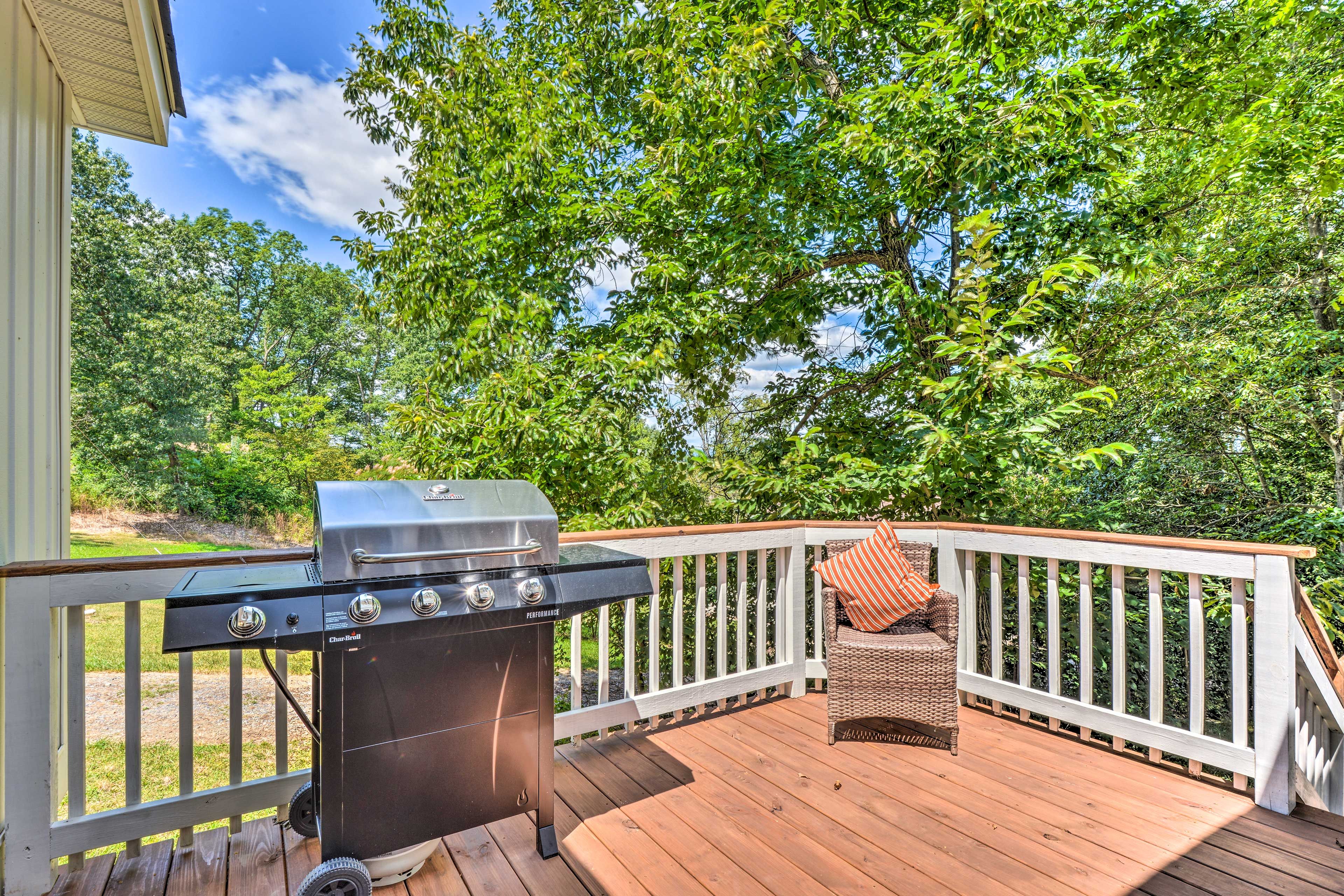 Deck | Pet Friendly