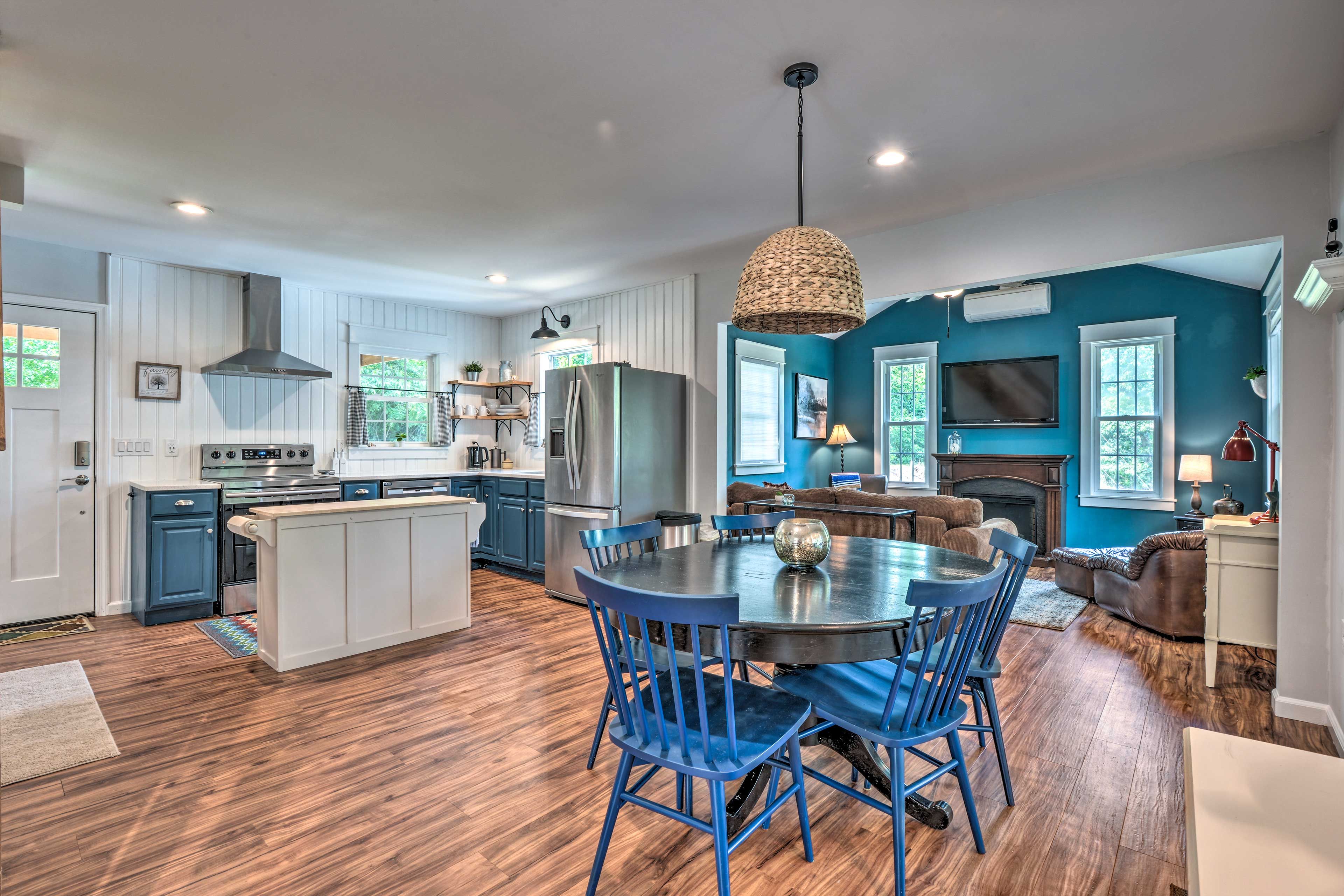 Dining Area | Porch Access
