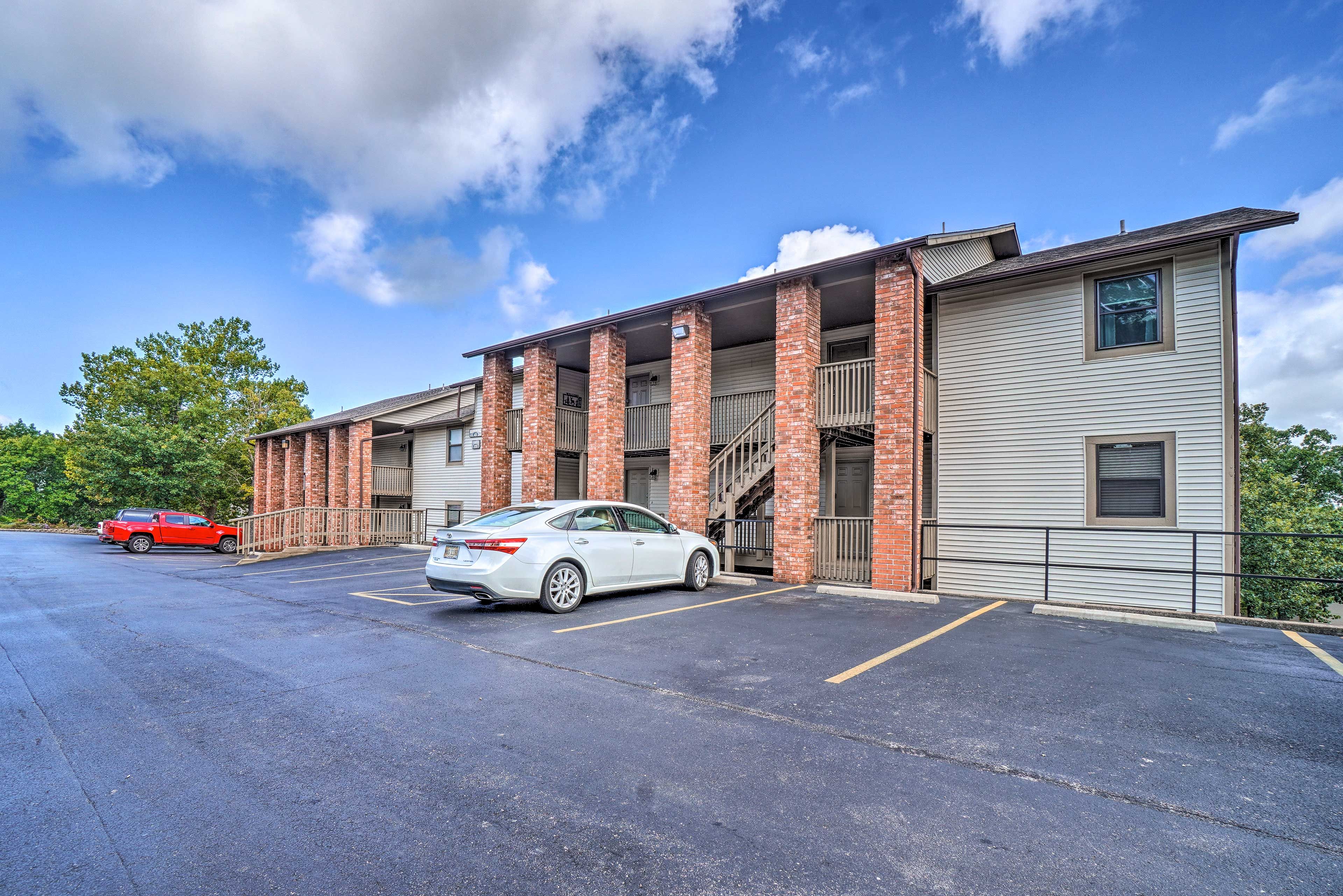 Parking | Driveway (2 Vehicles) | Trailer Parking Available