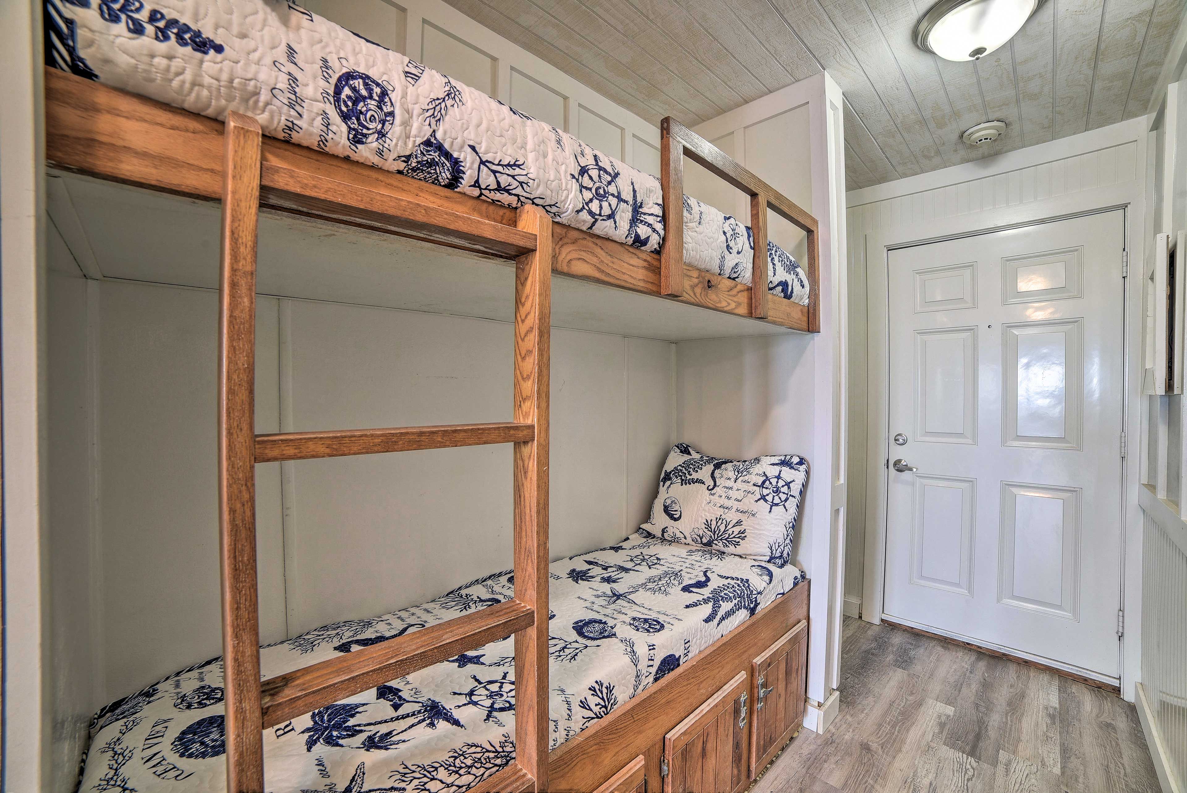 Hallway | Twin Bunk Bed