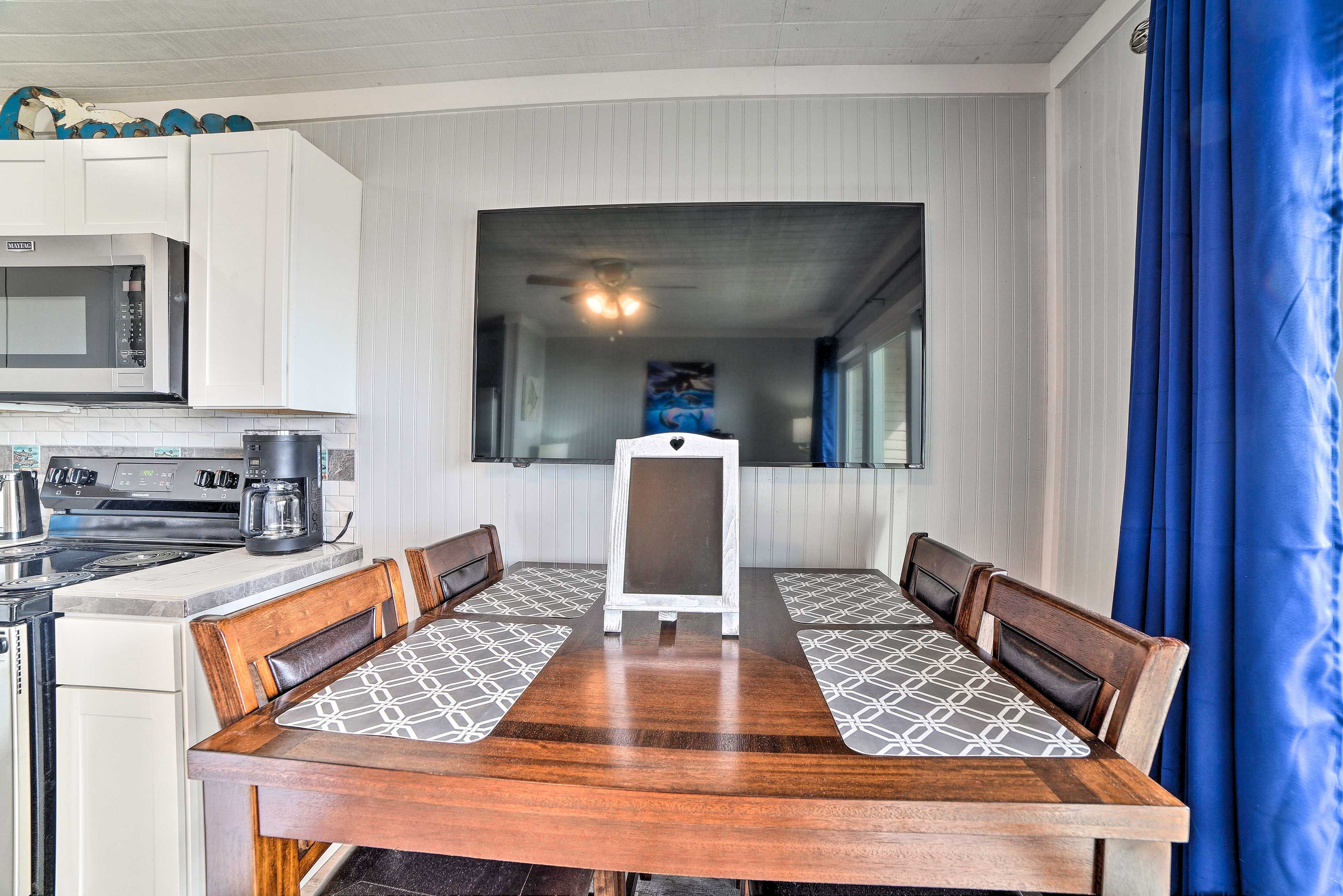 Dining Area | Dishware & Flatware