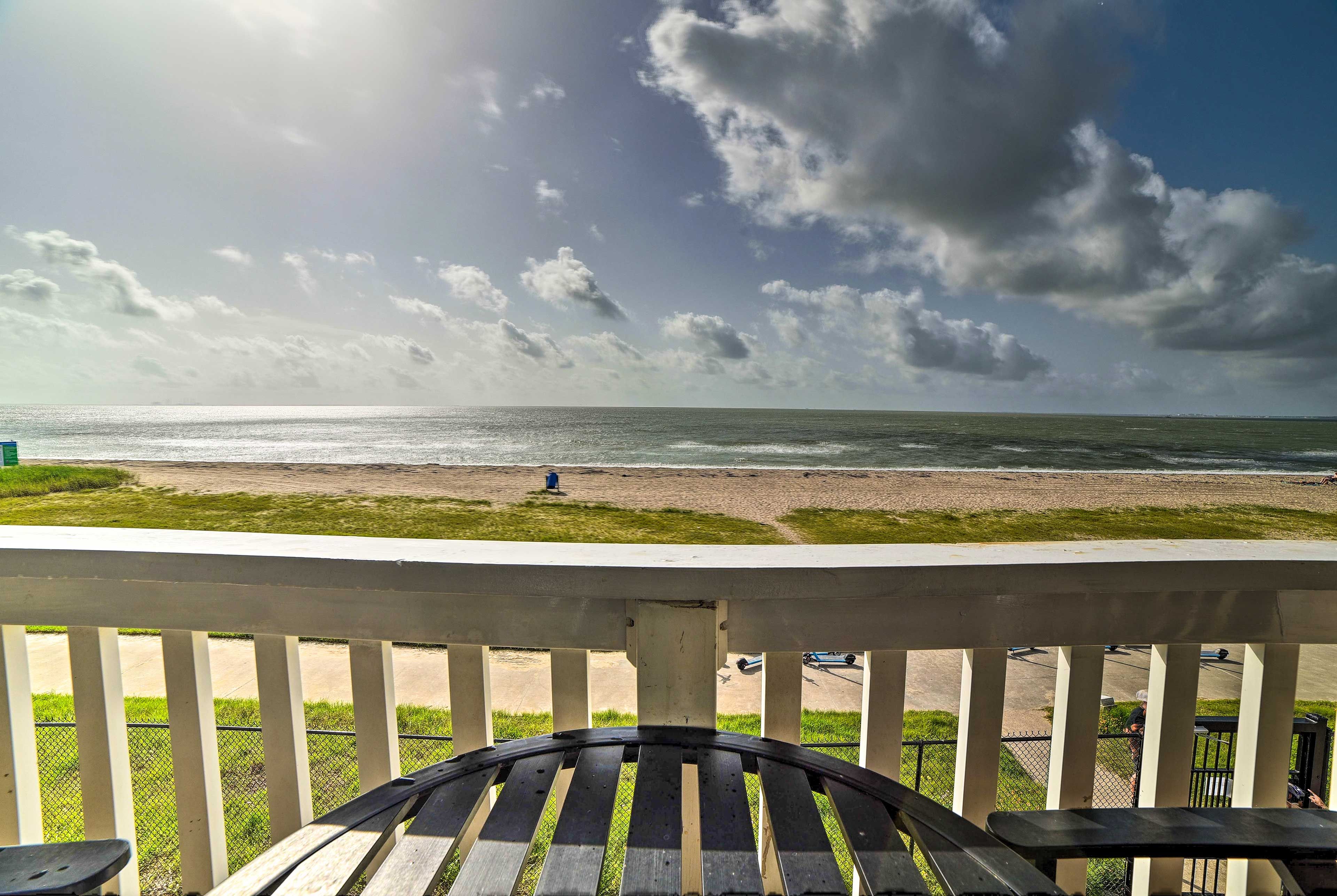 Private Balcony | Beach View