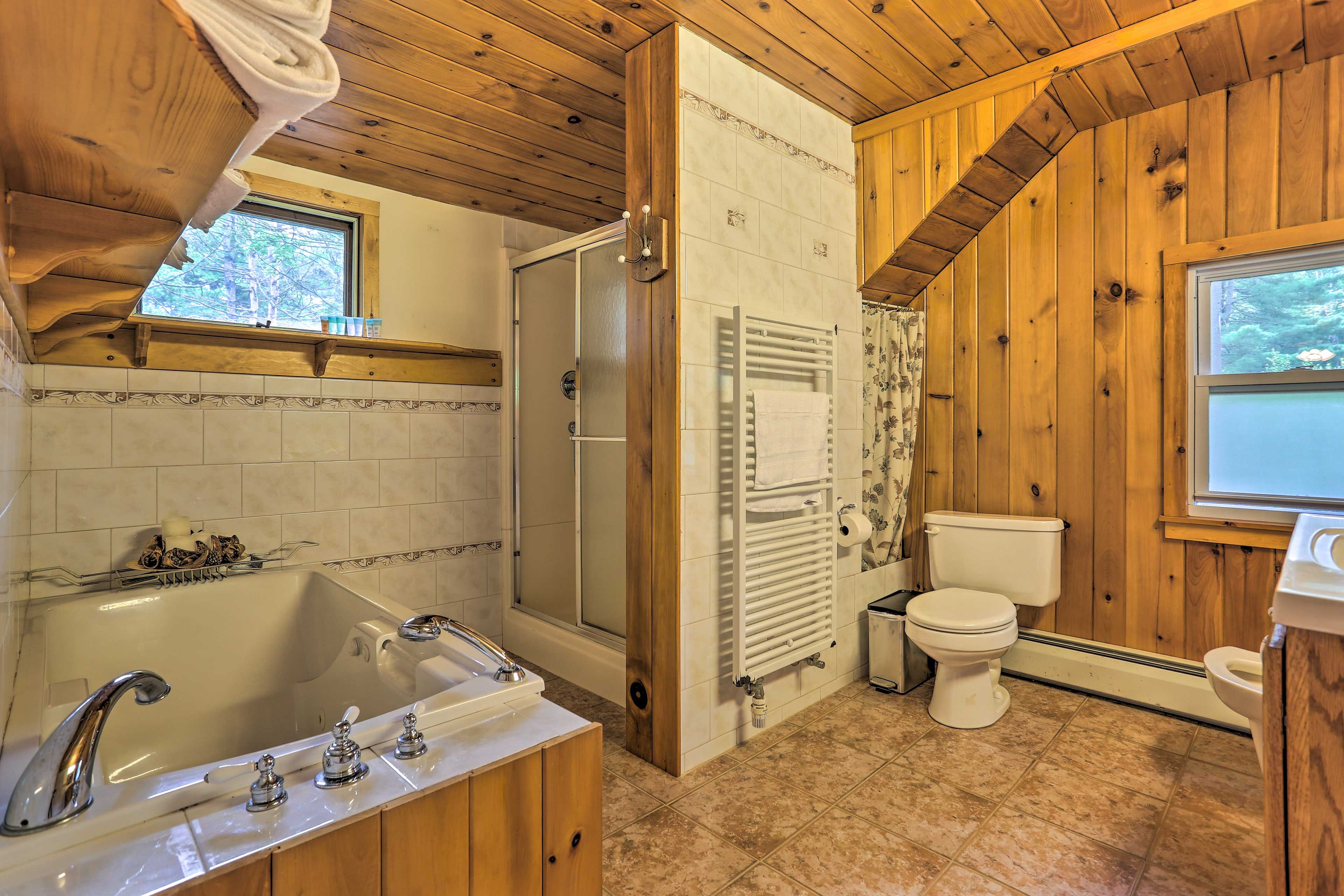 Full Bathroom | Hair Dryer