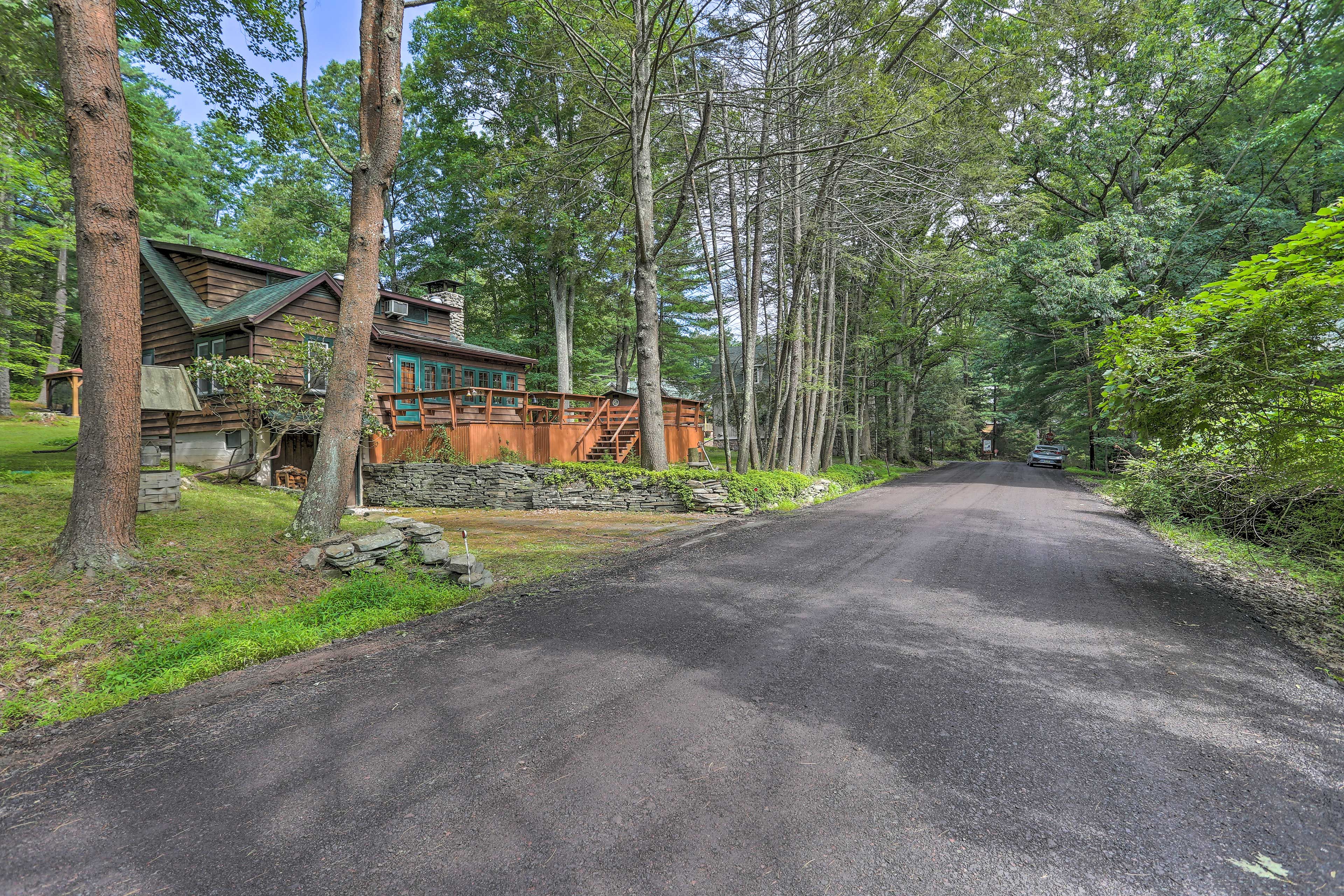 Cottage Exterior | Walk to Lake