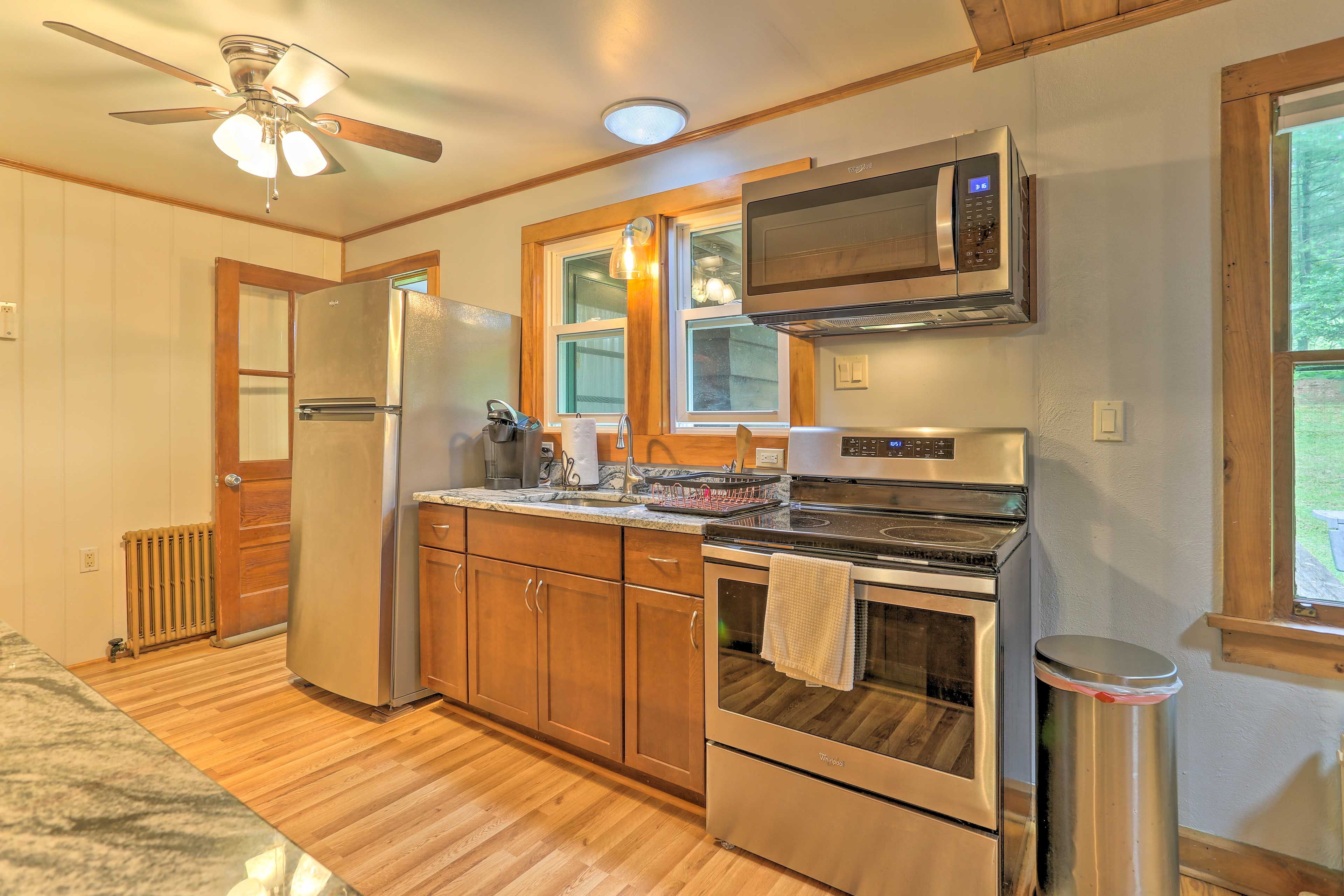 Kitchen | Keurig Coffee Maker | Complimentary Coffee