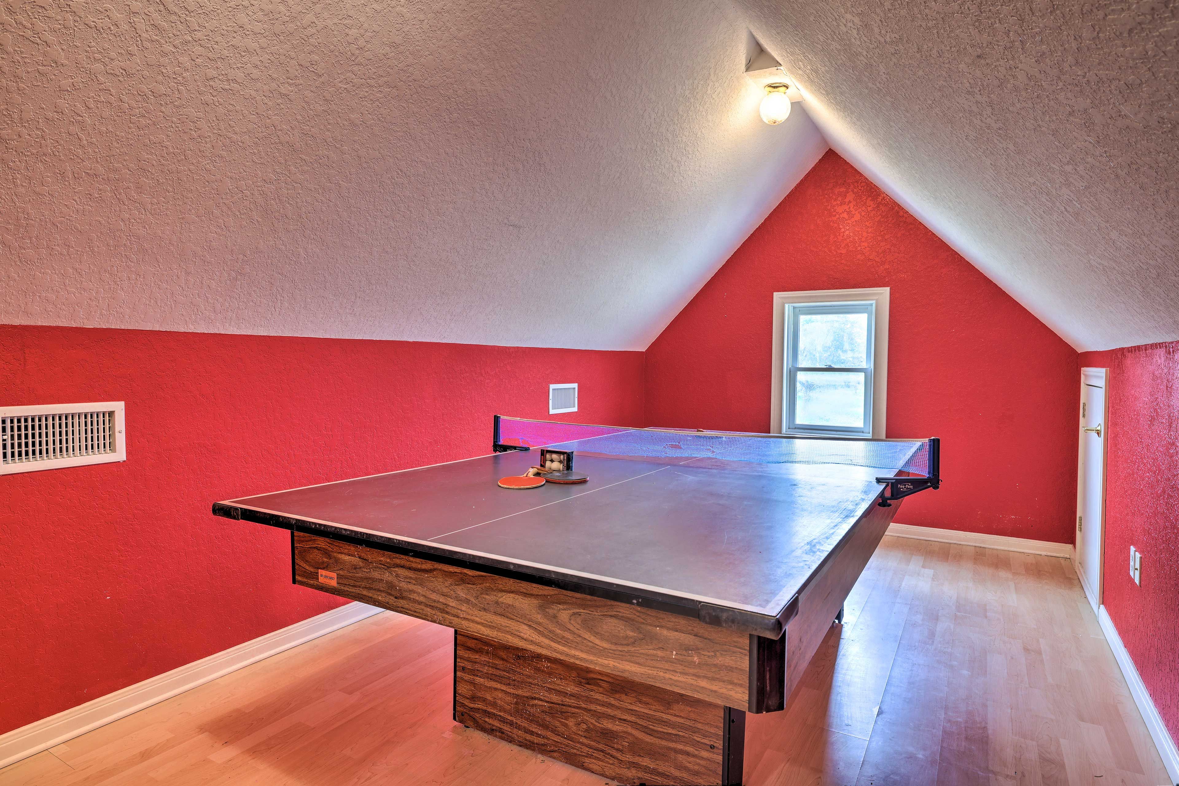 Game Room | Ping Pong Table | Pool Table