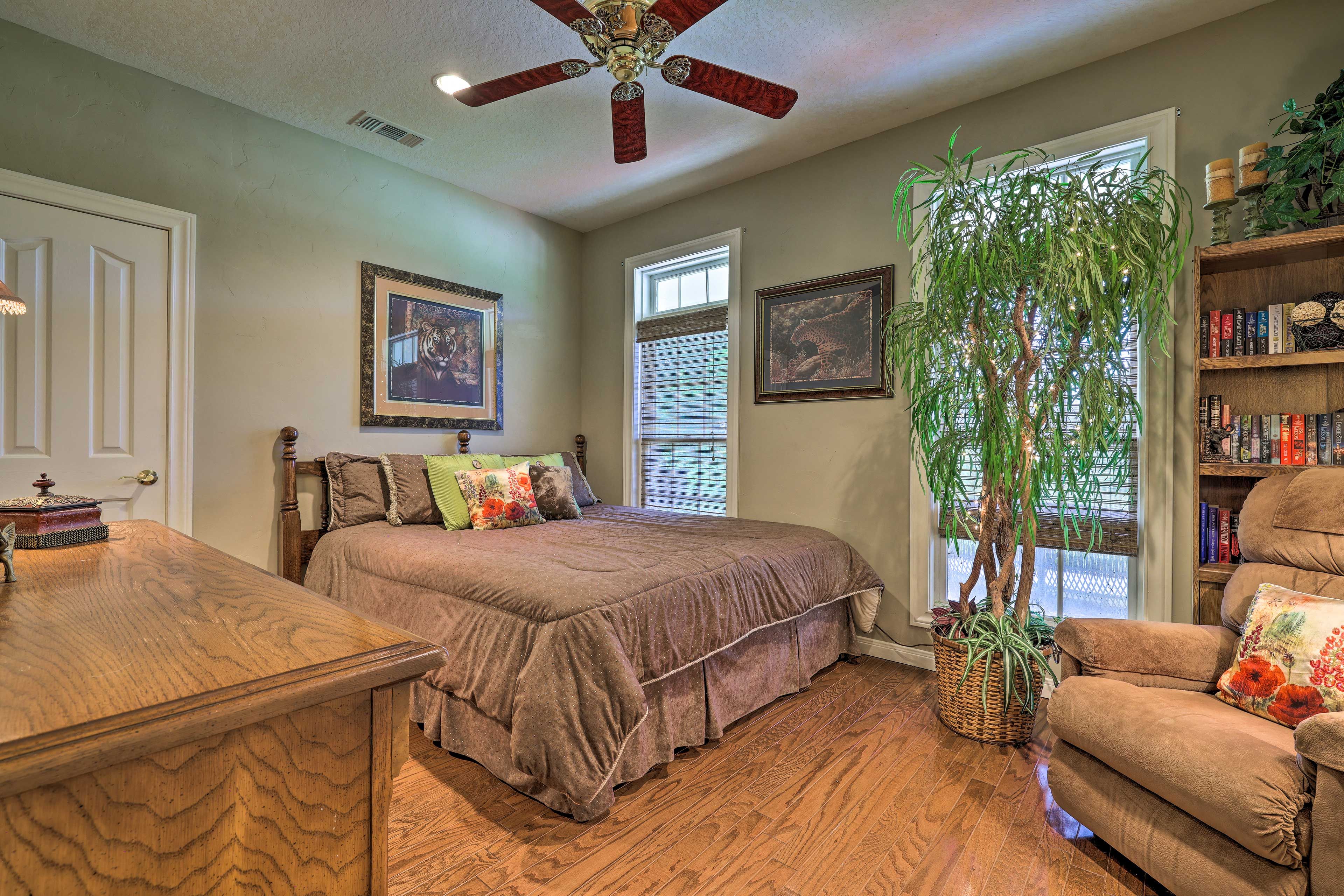 Bedroom 2 | Queen Bed | 2nd Level