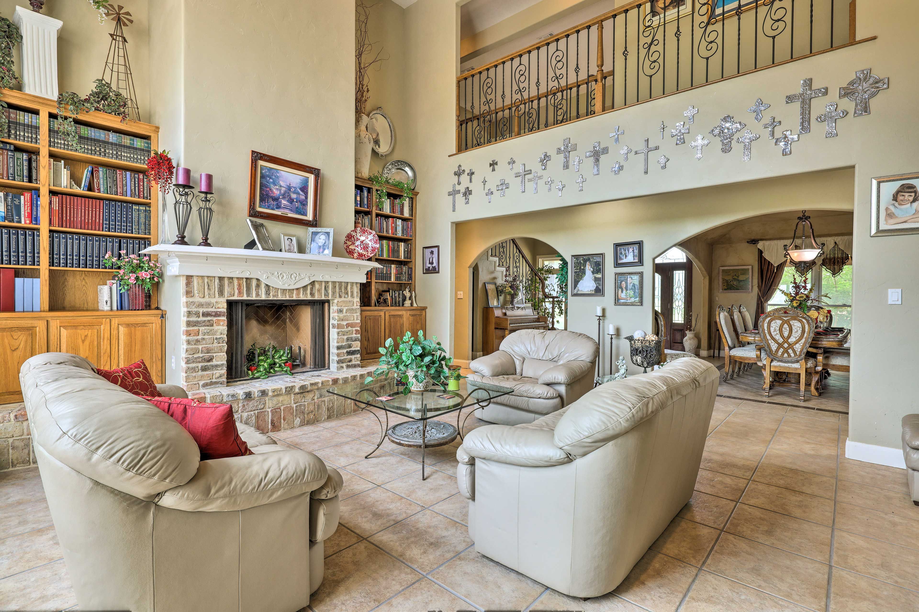 Living Room | Decorative Fireplace | Books
