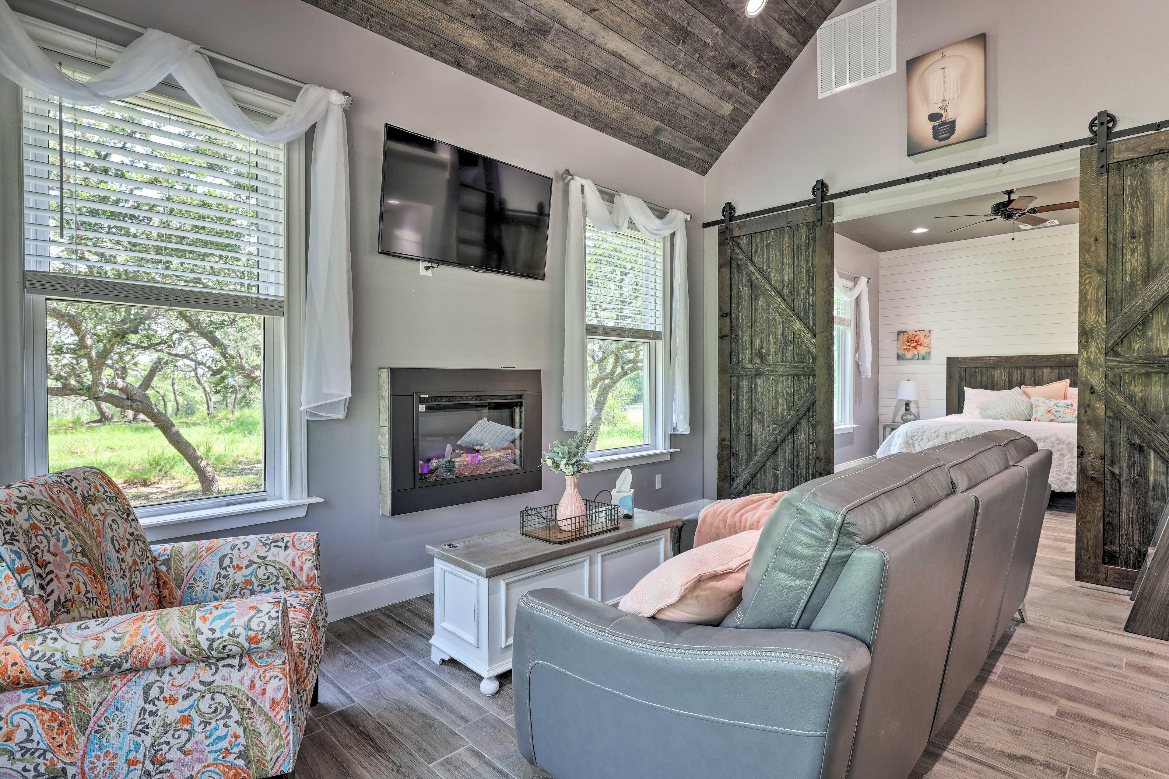 Living Room | Electric Fireplace (Decorative) | Smart TV