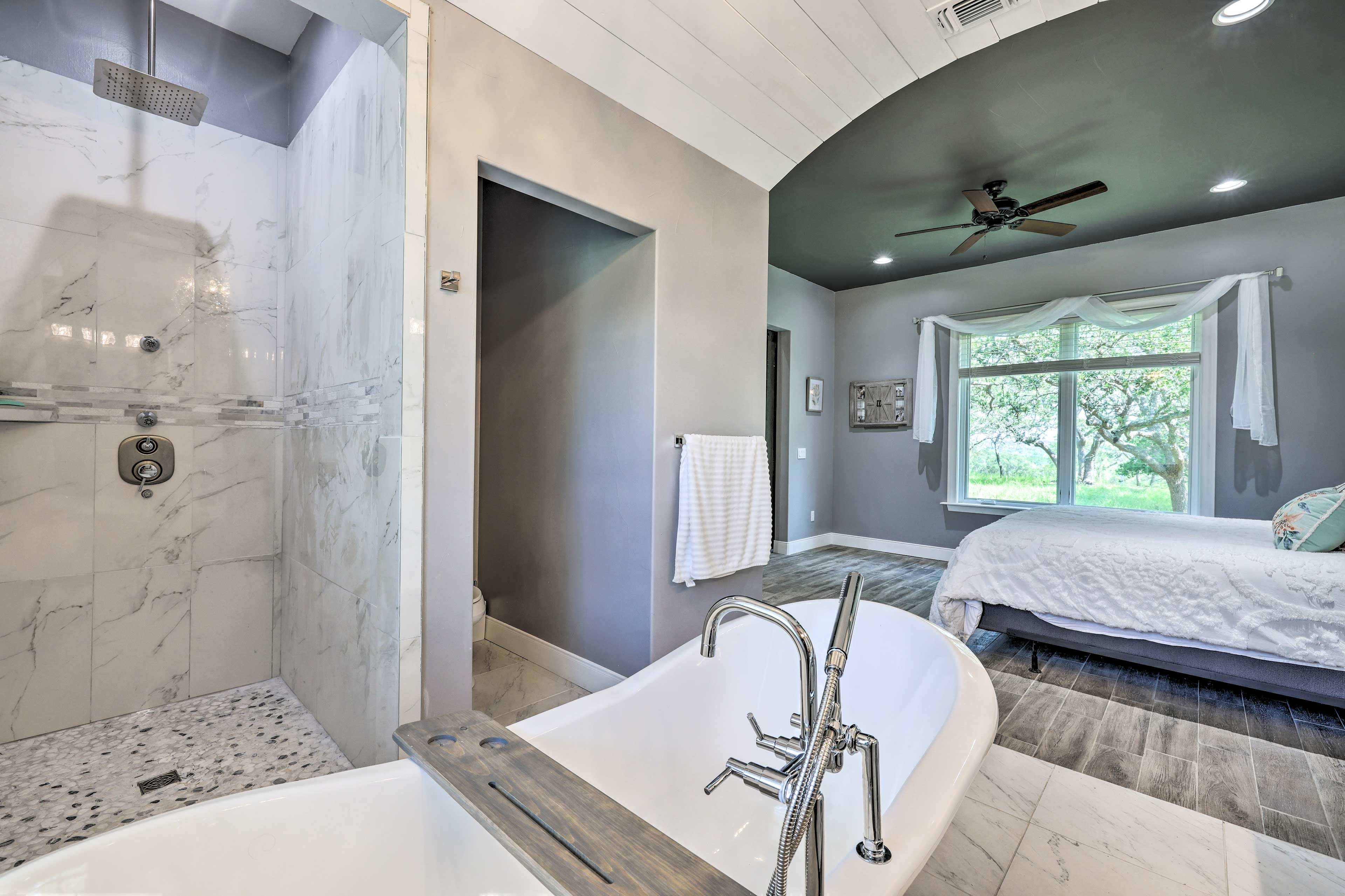 Full Bathroom | Walk-In Shower