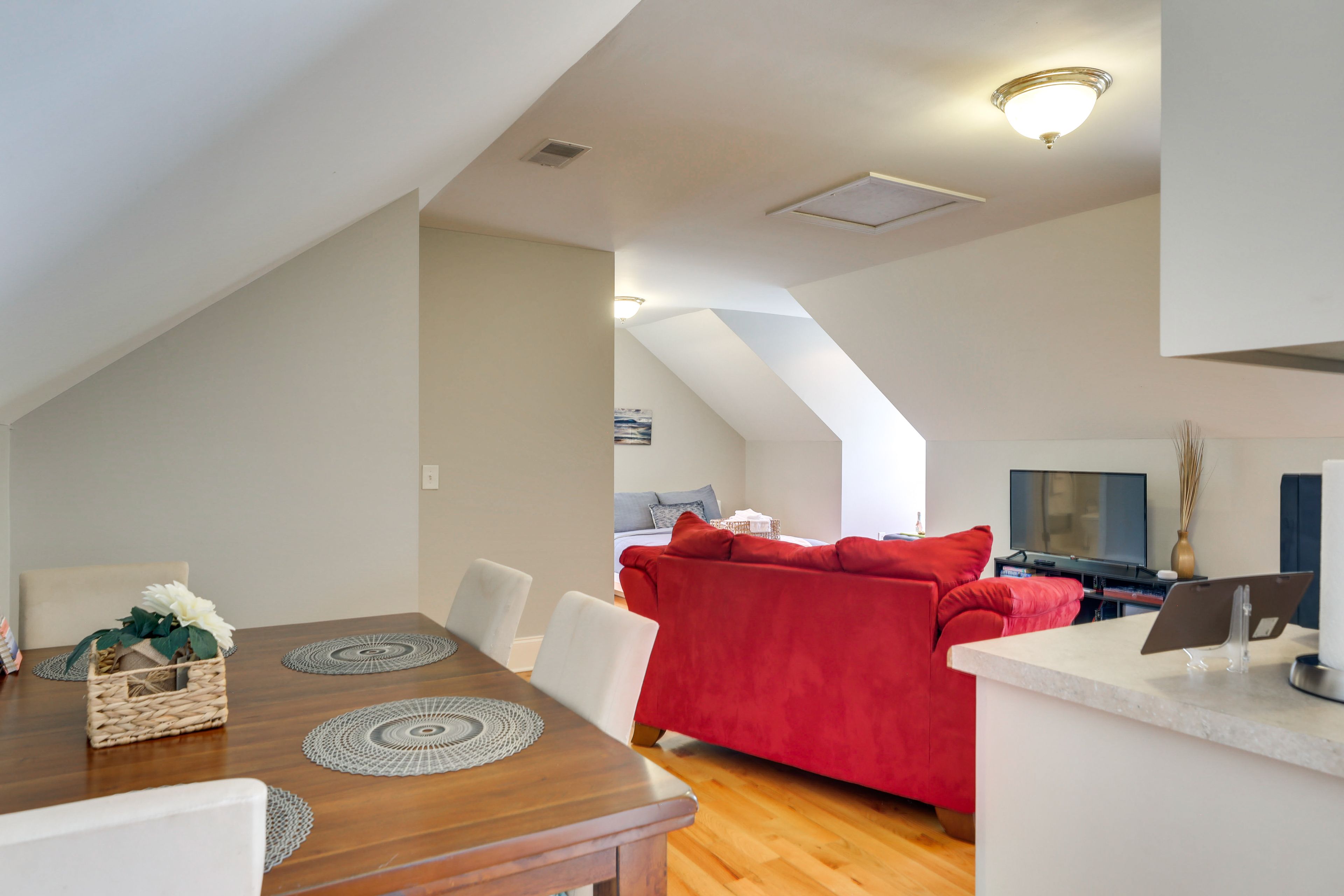 Dining Area | Dishware & Flatware