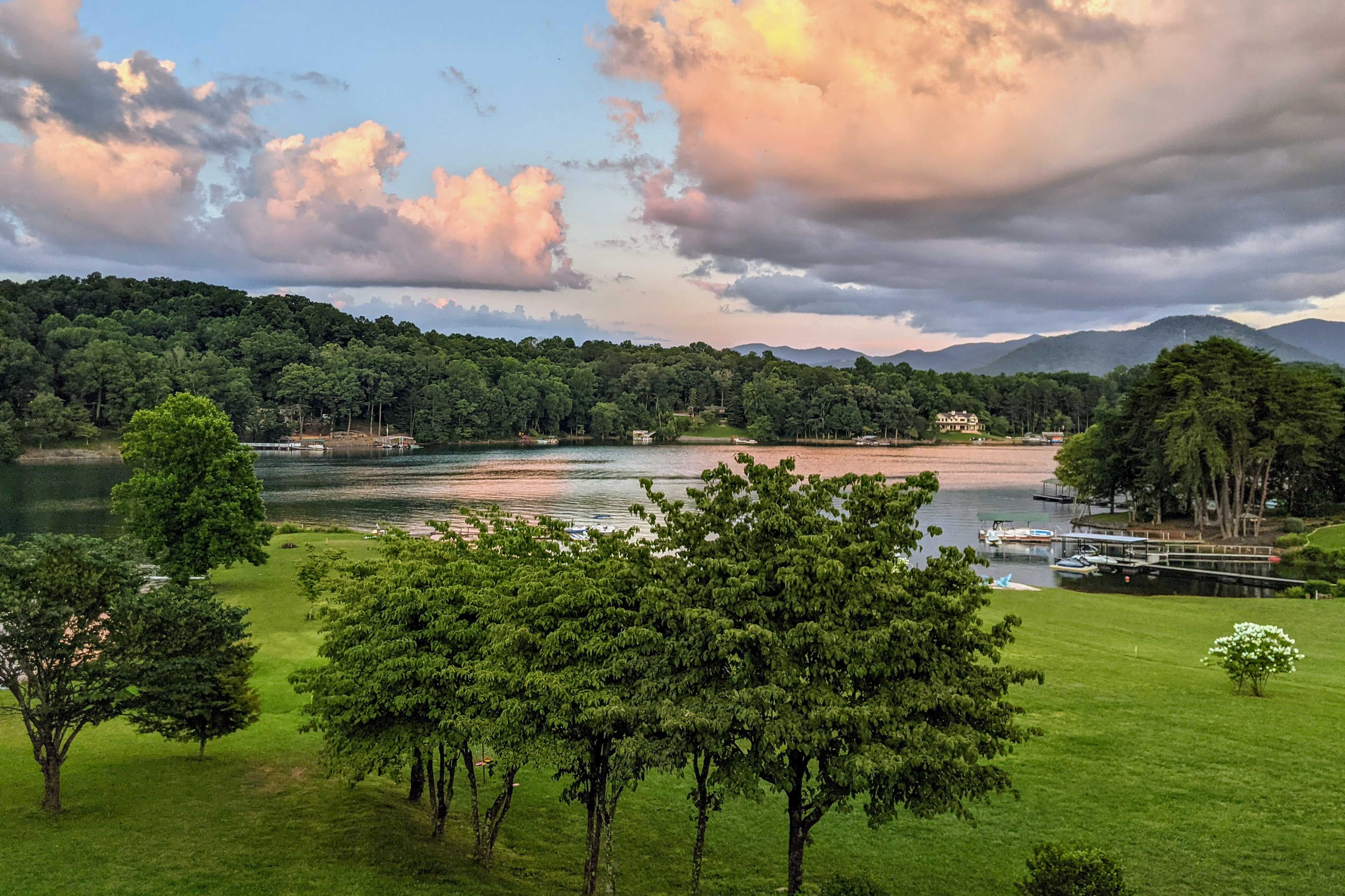 Hayesville Vacation Rental | 4BR | 2.5BA | 3,300 Sq Ft | Stairs Required