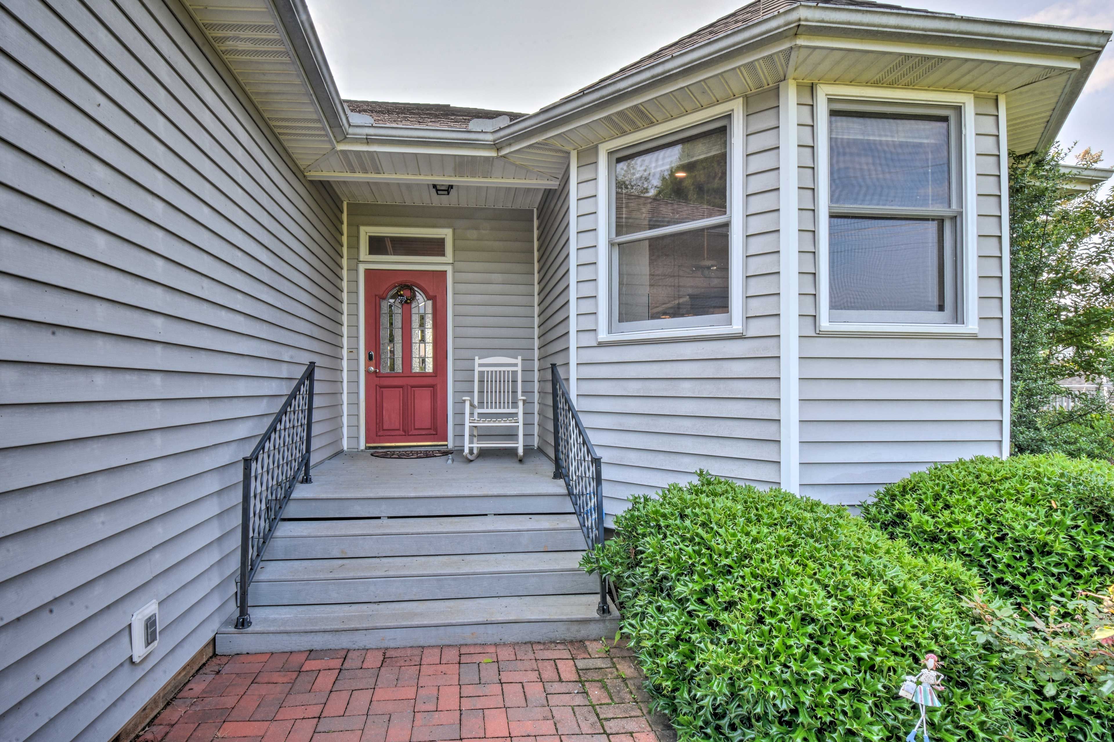 Front Entrance | Keyless Entry