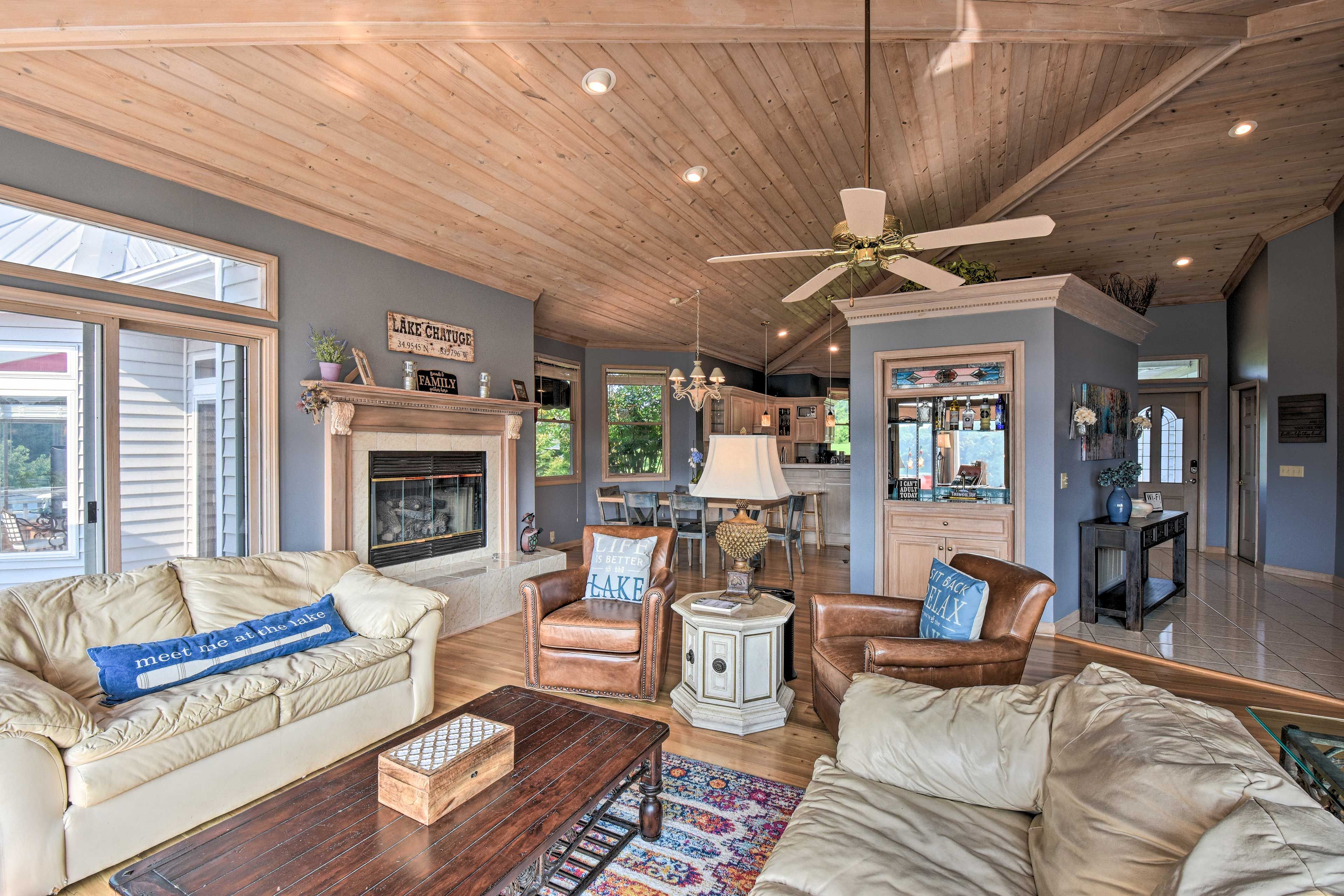 Living Room | Deck Access | Keyless Entry