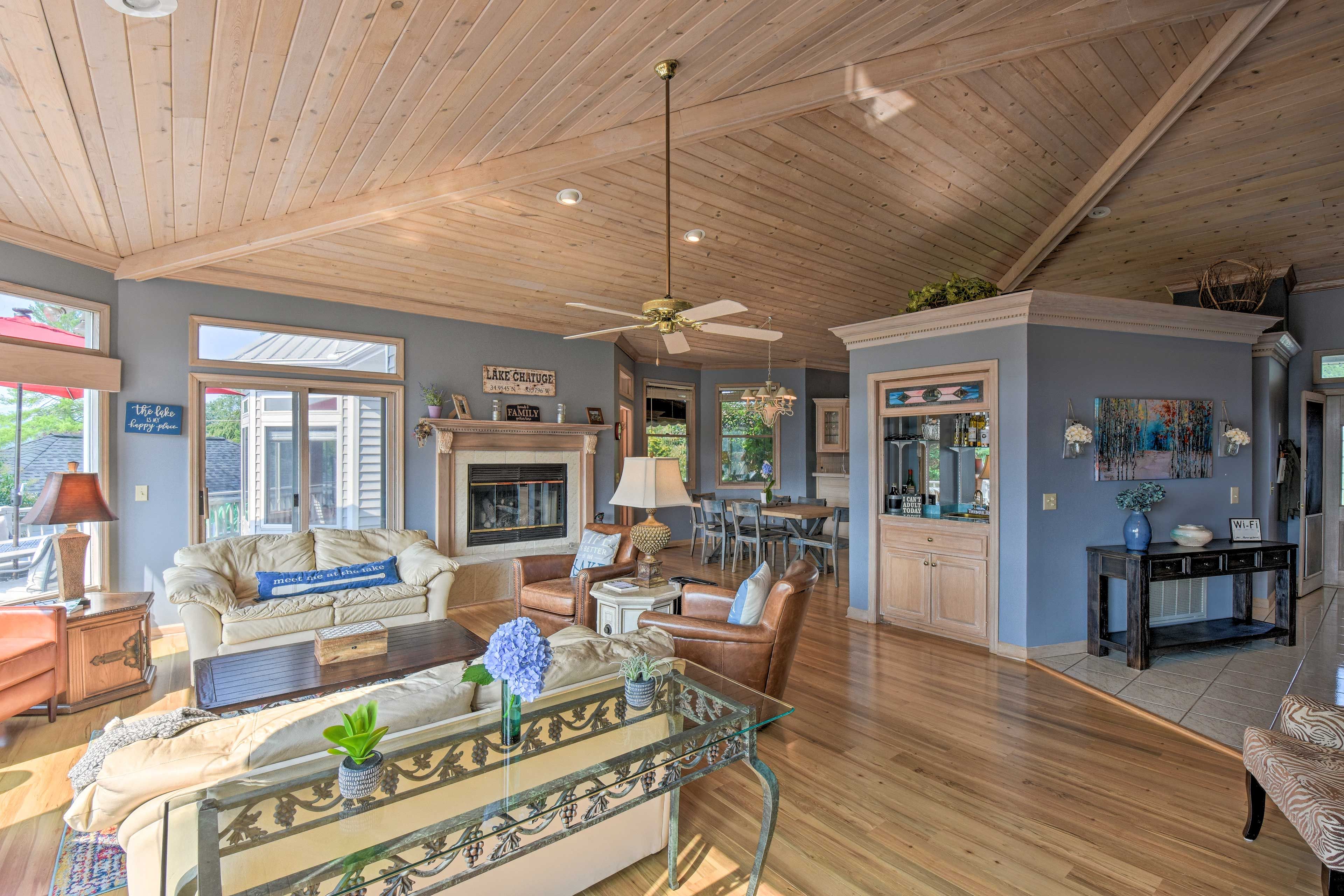 Living Room | Gas Fireplace | Mountain Views | Main Floor