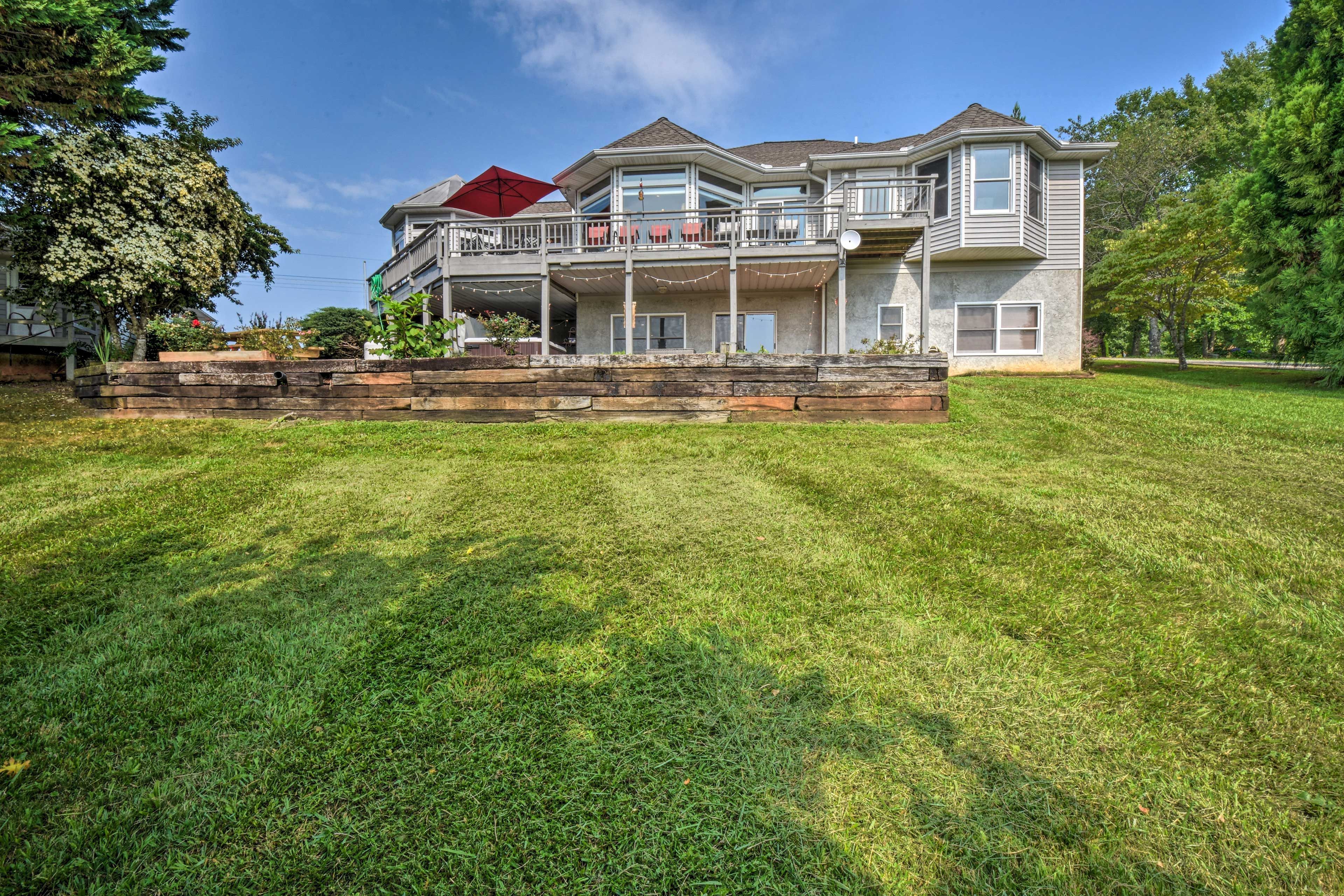 Property Exterior | Direct Access to Chatuge Lake