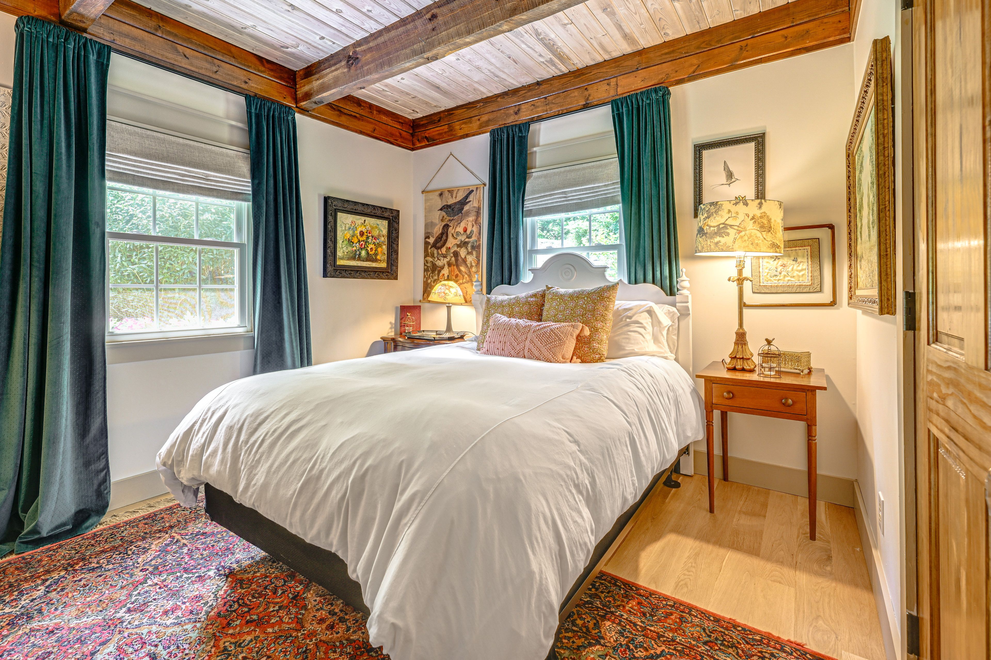 Bedroom 2 | Queen Bed | 1st Floor