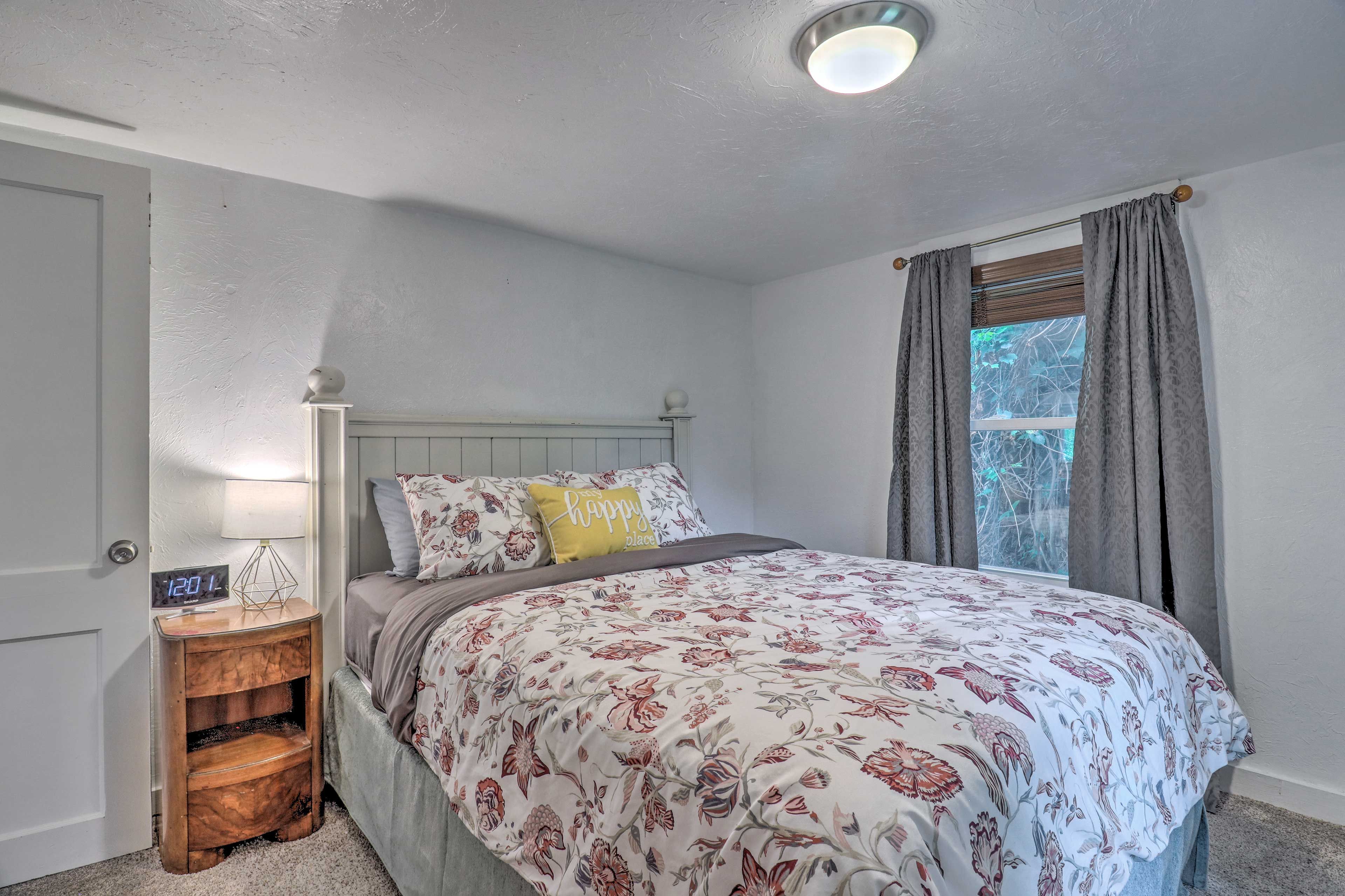 Bedroom 1 | Linens Provided