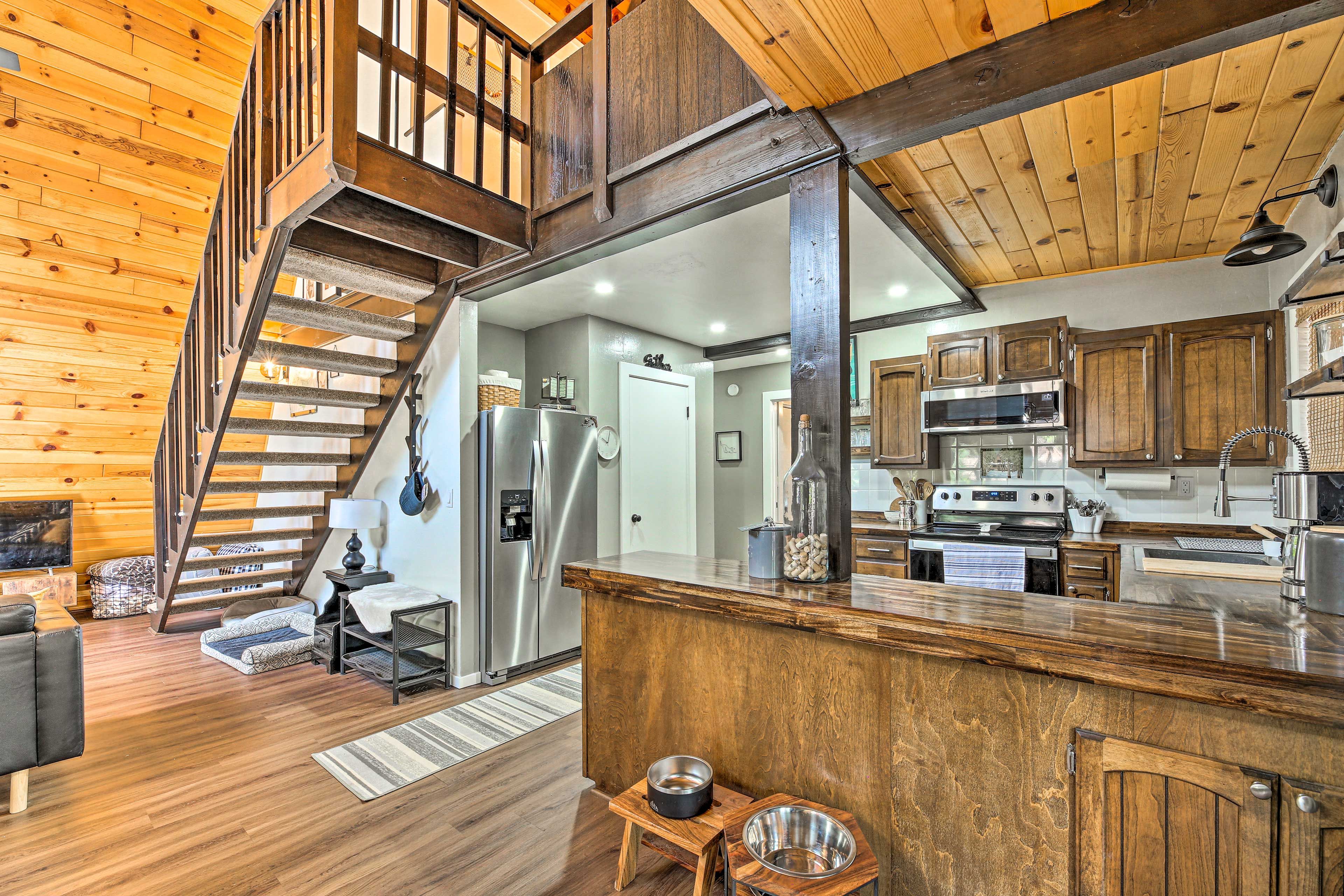 Kitchen | Fully Equipped | Food & Water Bowls for Pets