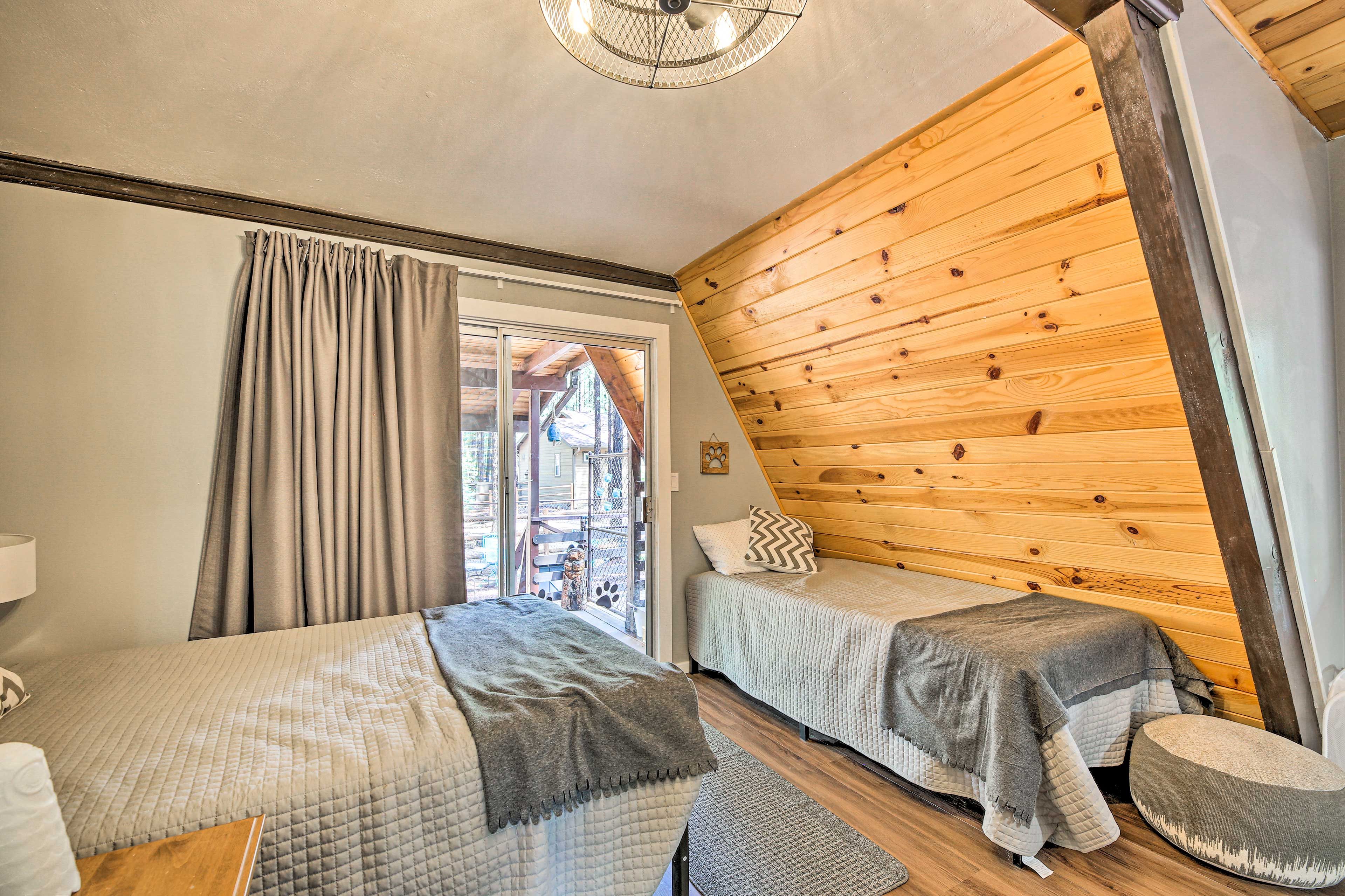 Bedroom 3 | Full Bed | Twin Bed | 1st Floor